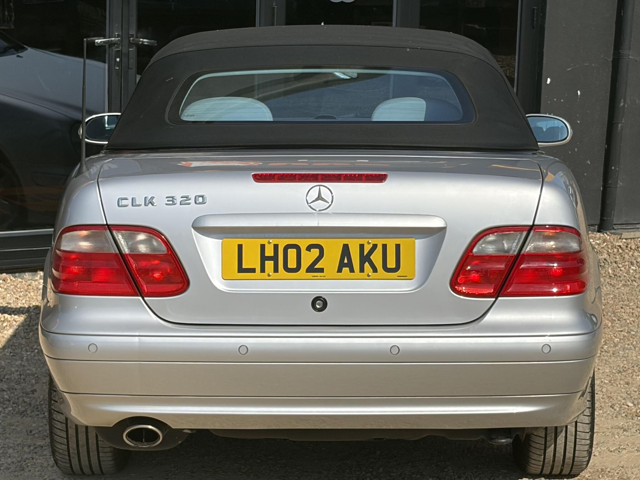 Mercedes-Benz CLK view 9