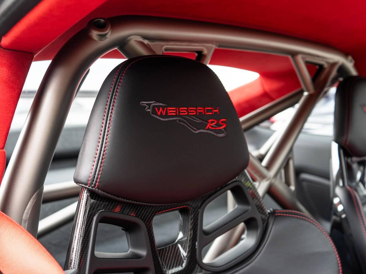 Porsche 911 view 38