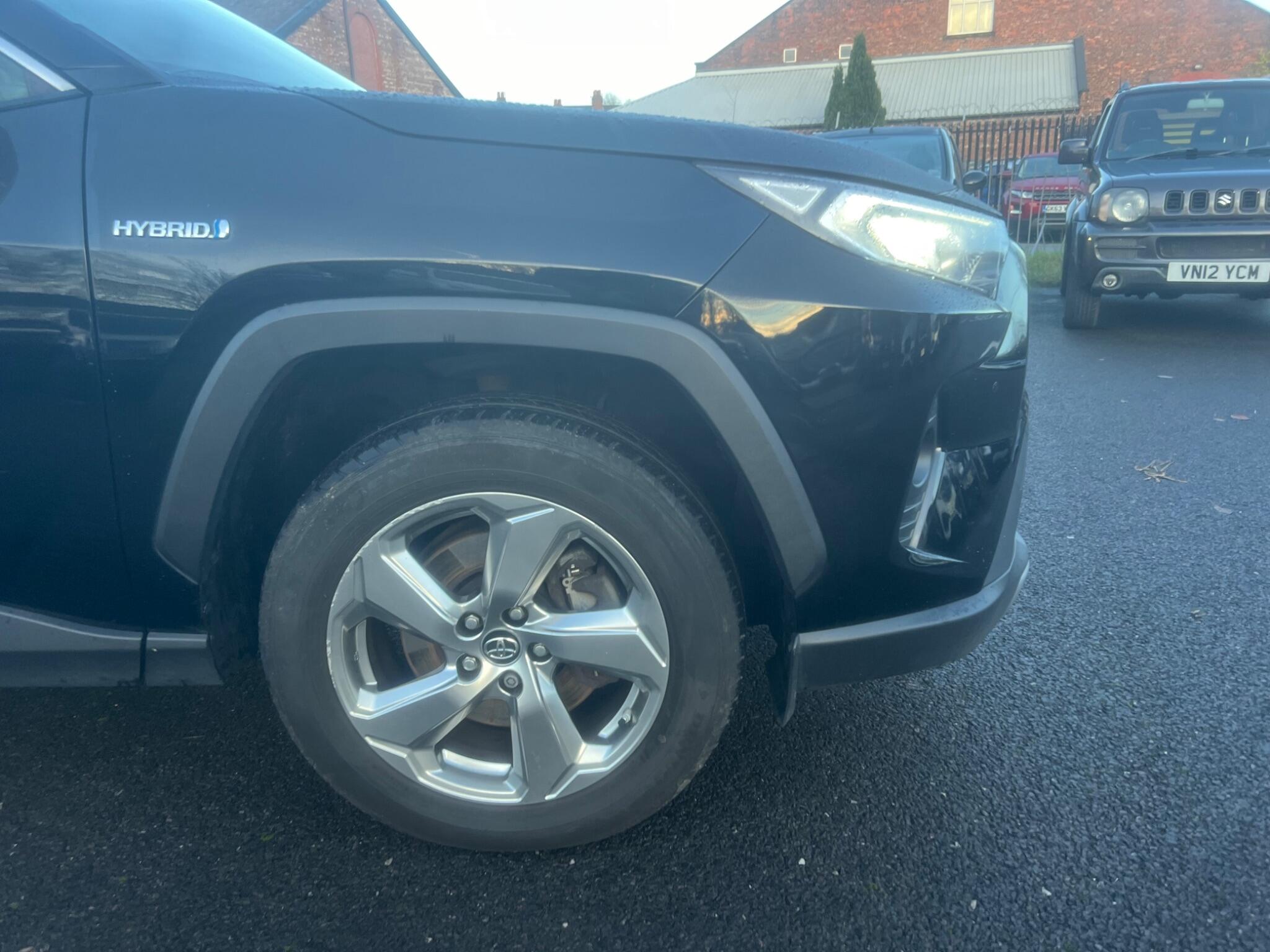 2019 Toyota RAV4 2.5 VVT-h Design CVT Euro 6 (s/s) 5dr • 116,015 miles image 8