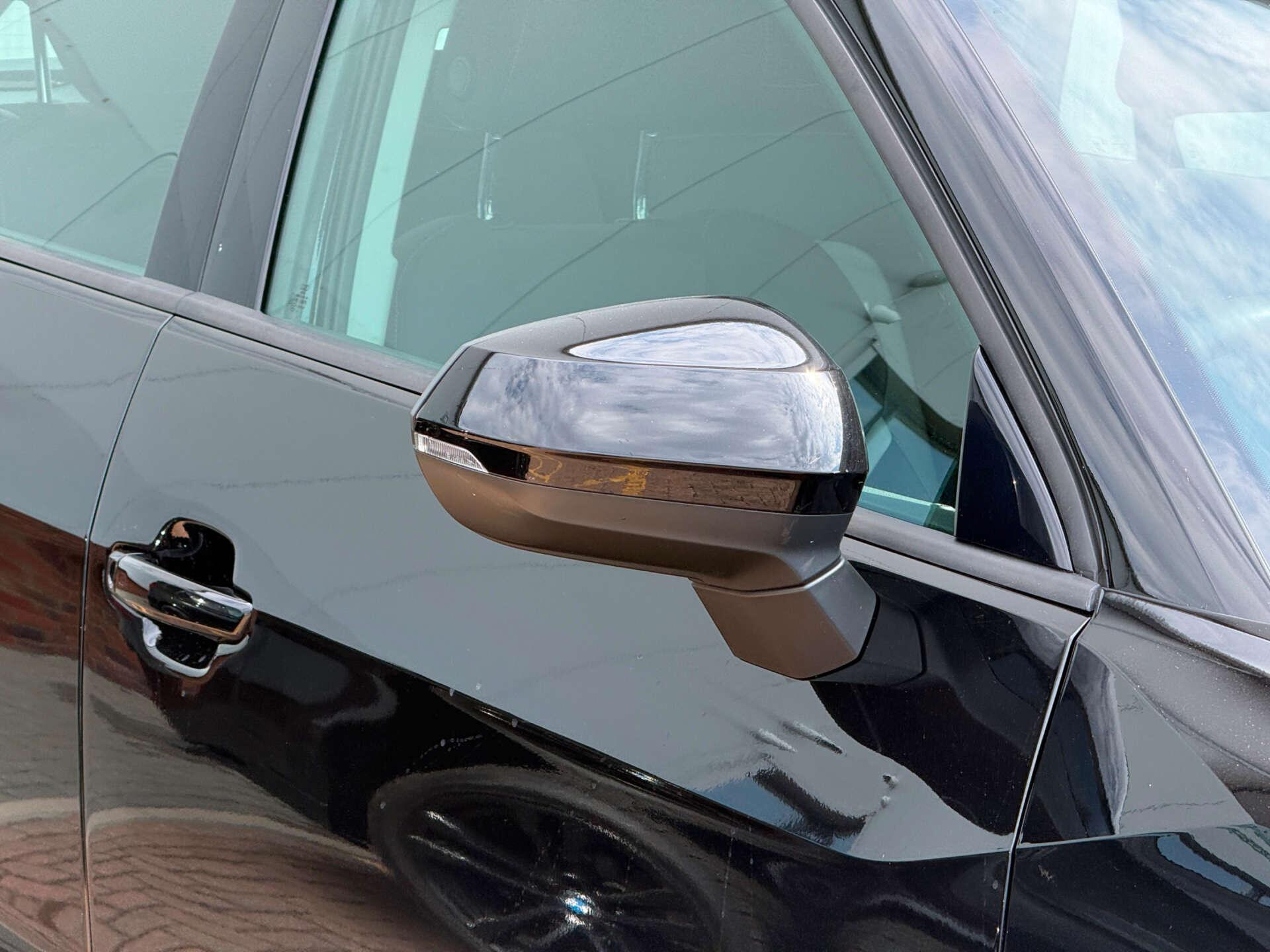 Audi Q2 view 13
