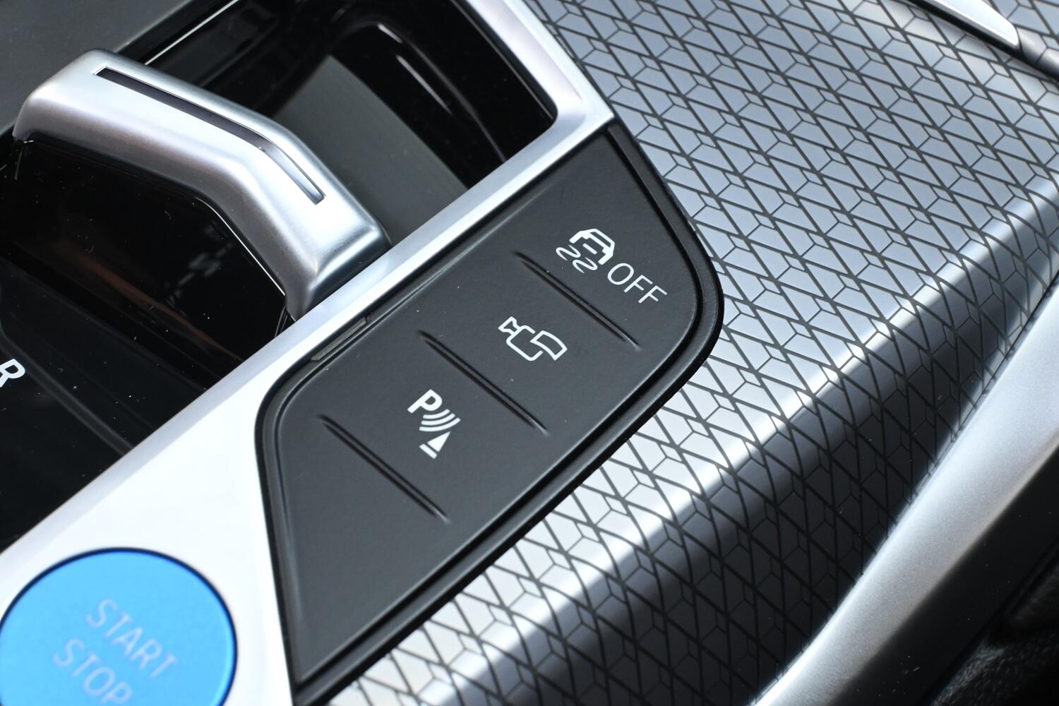 BMW I4 view 36
