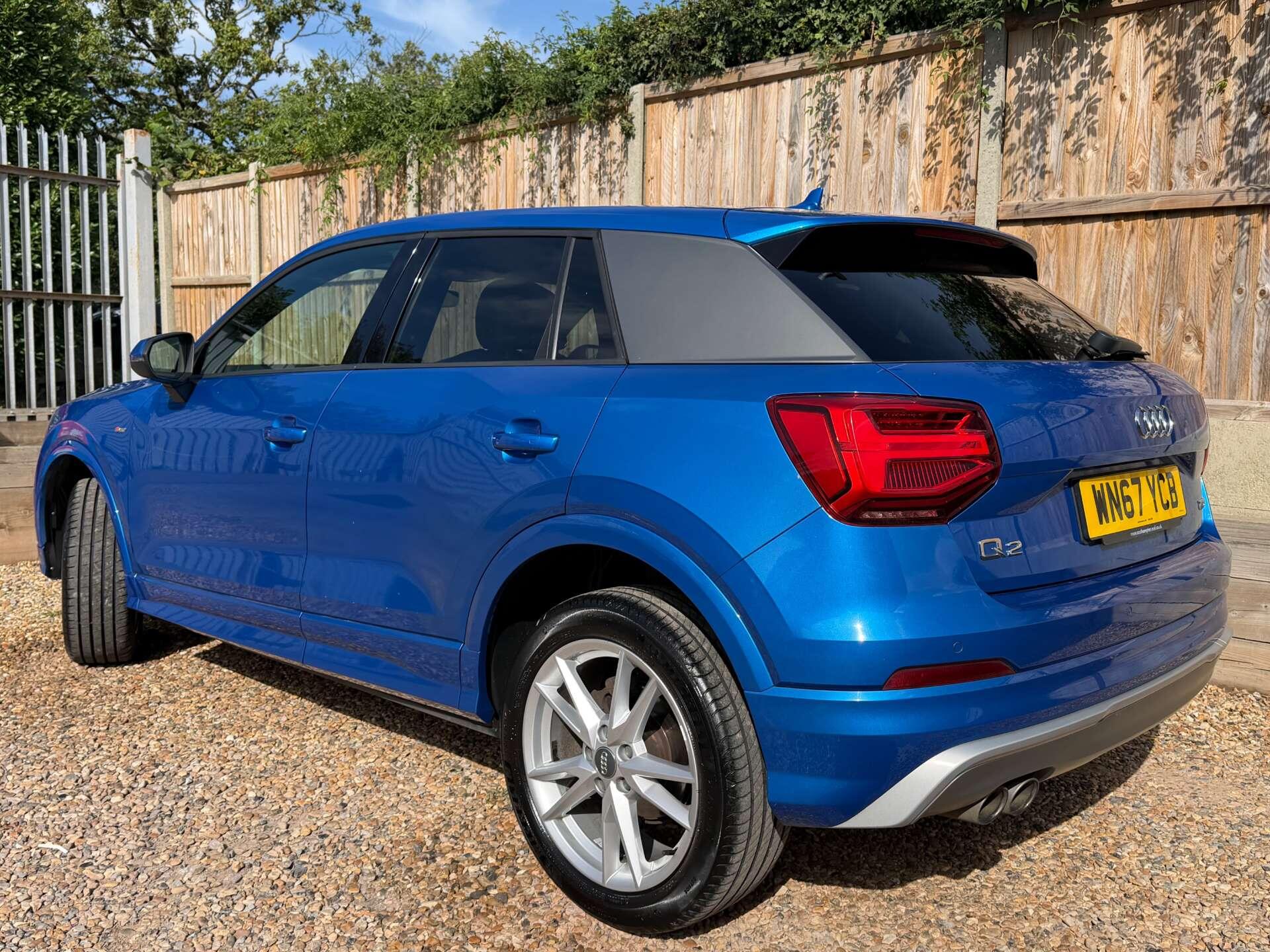 Audi Q2 view 8