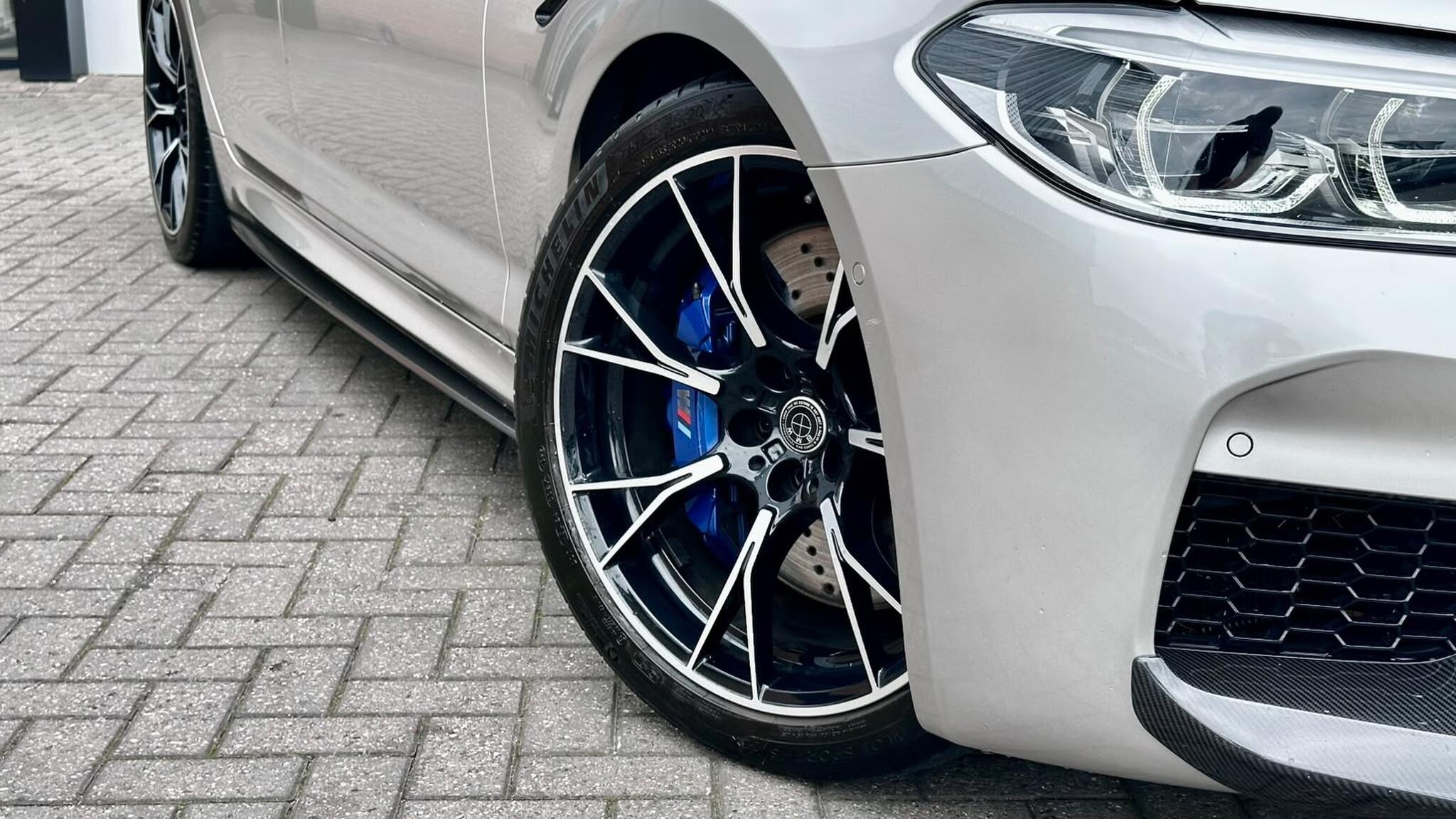 BMW M5 view 17