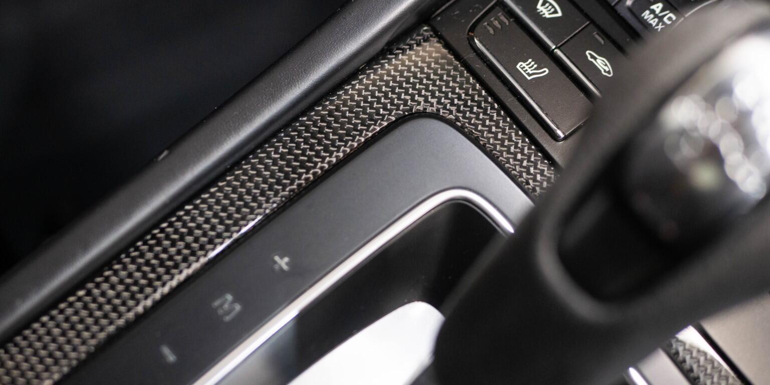Porsche 911 view 48