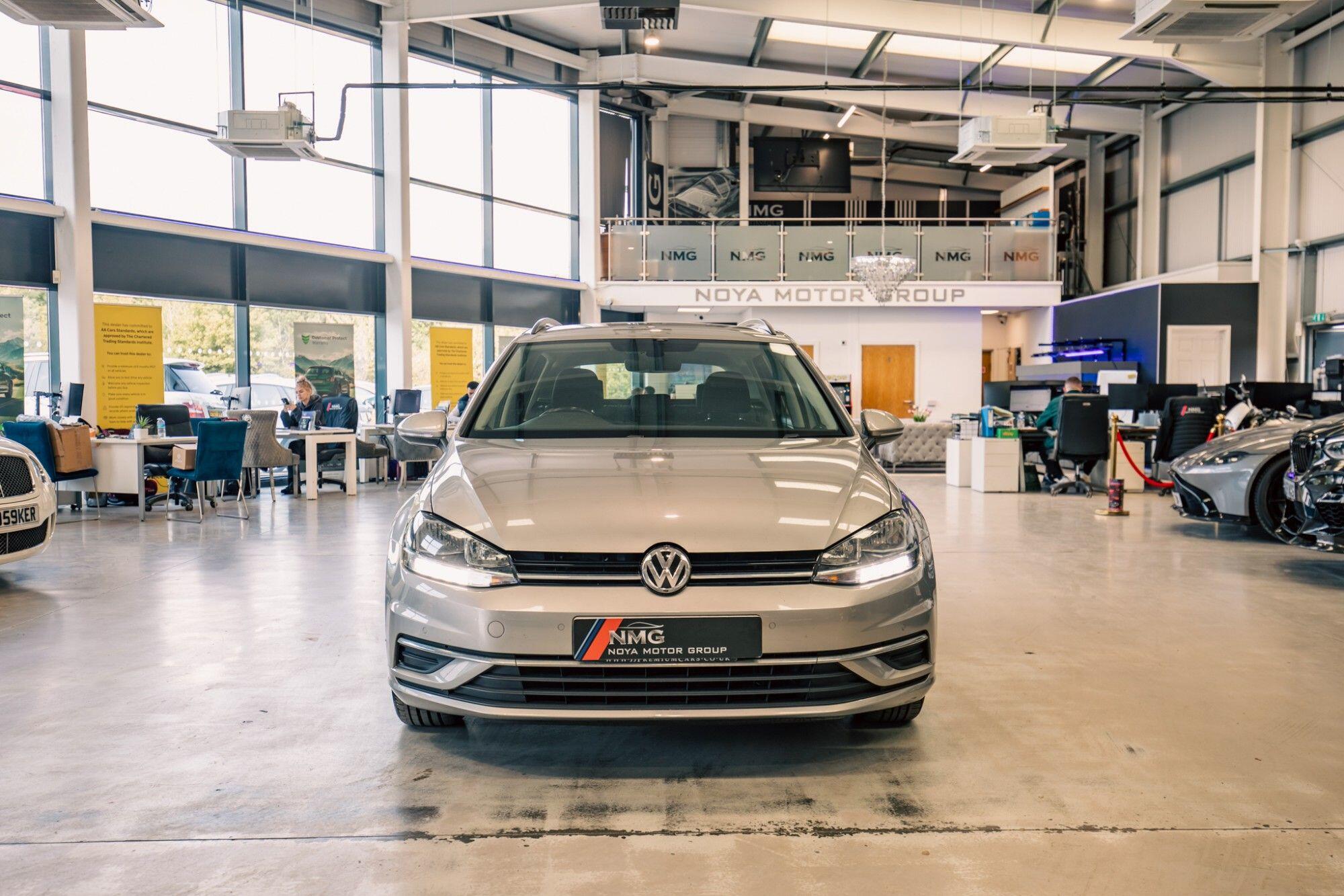 Volkswagen Golf view 27