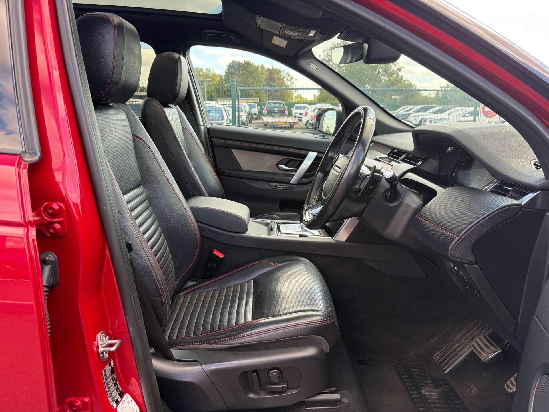 Land Rover Discovery Sport view 36