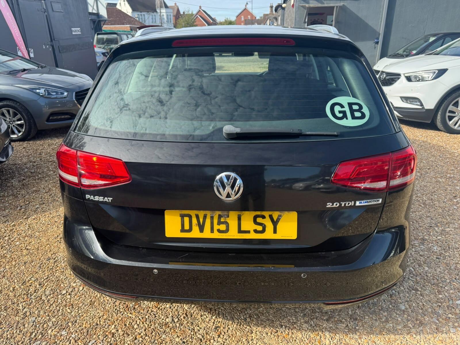 Volkswagen Passat view 10
