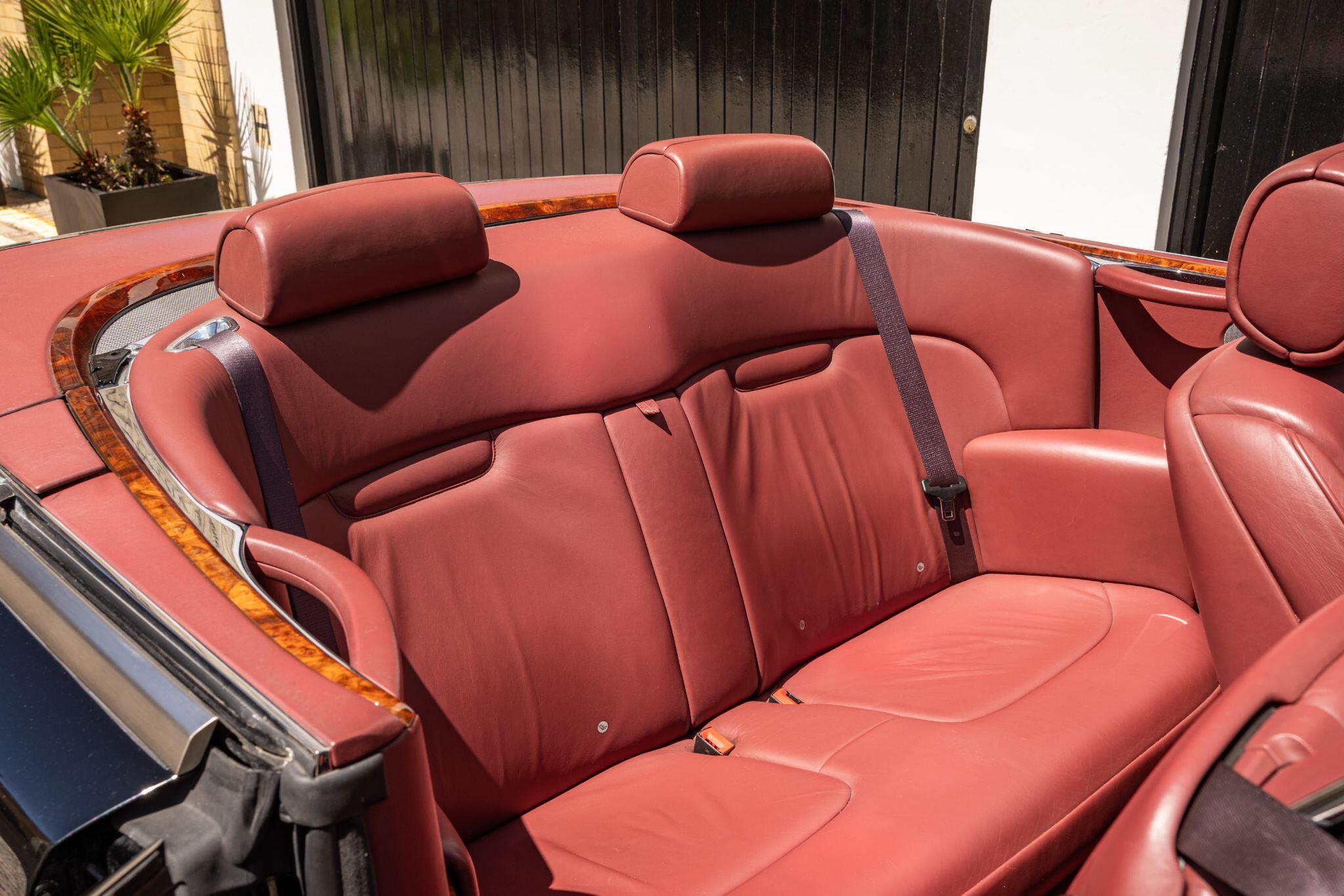 Rolls-Royce Phantom view 23