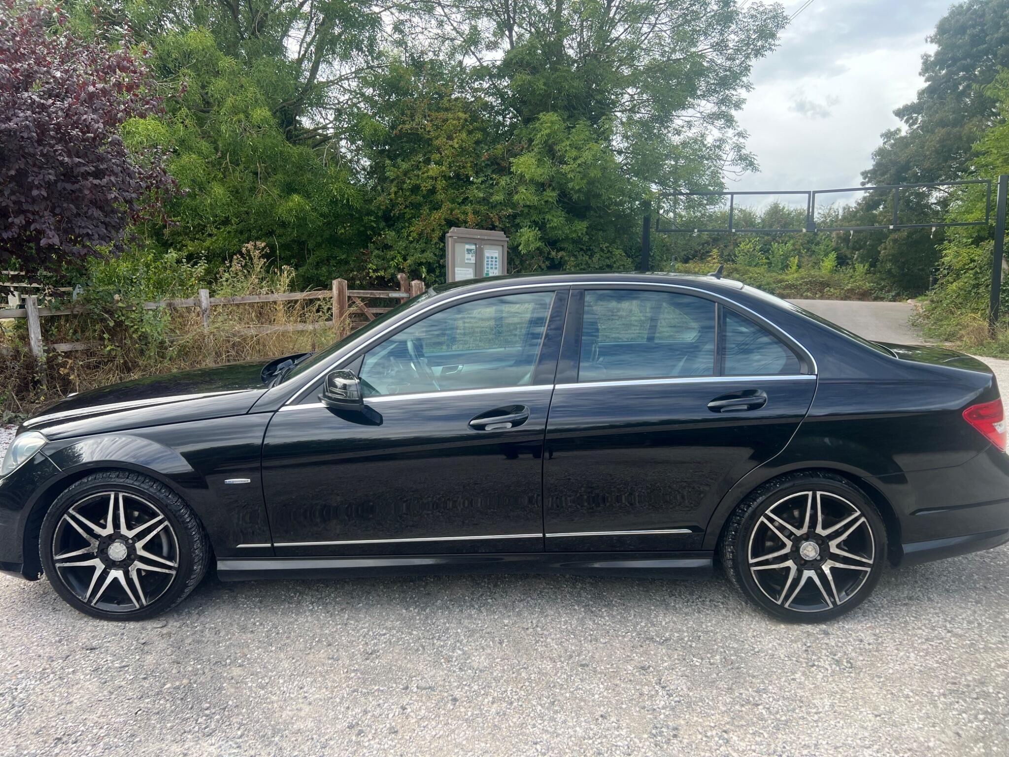 Mercedes-Benz C Class view 4