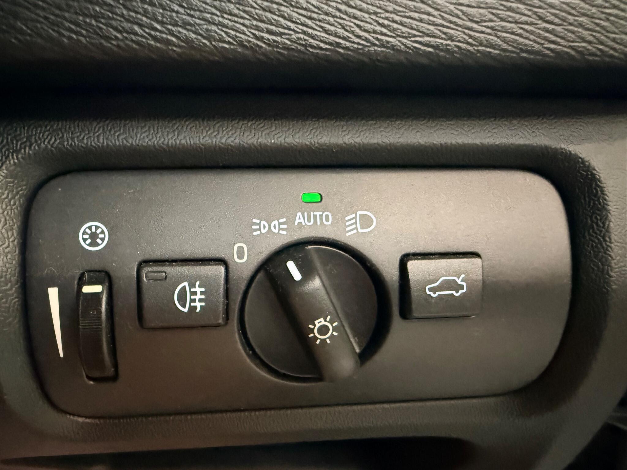Volvo V40 view 29