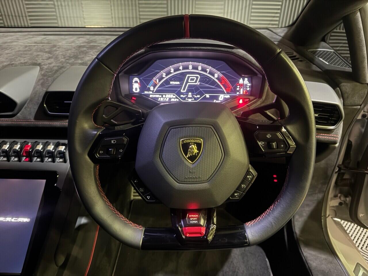 Lamborghini Huracan view 12