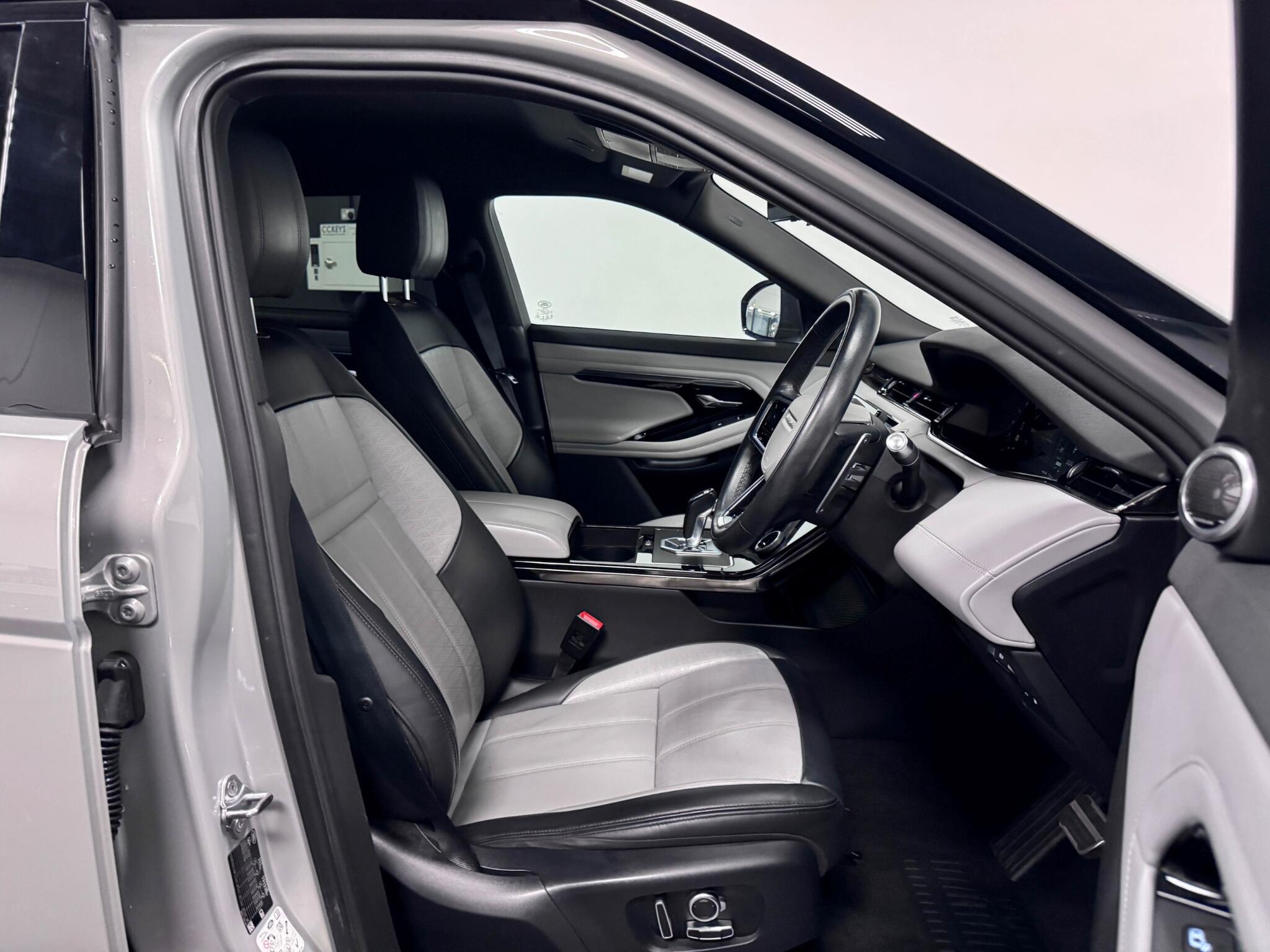 Land Rover Range Rover Evoque view 30