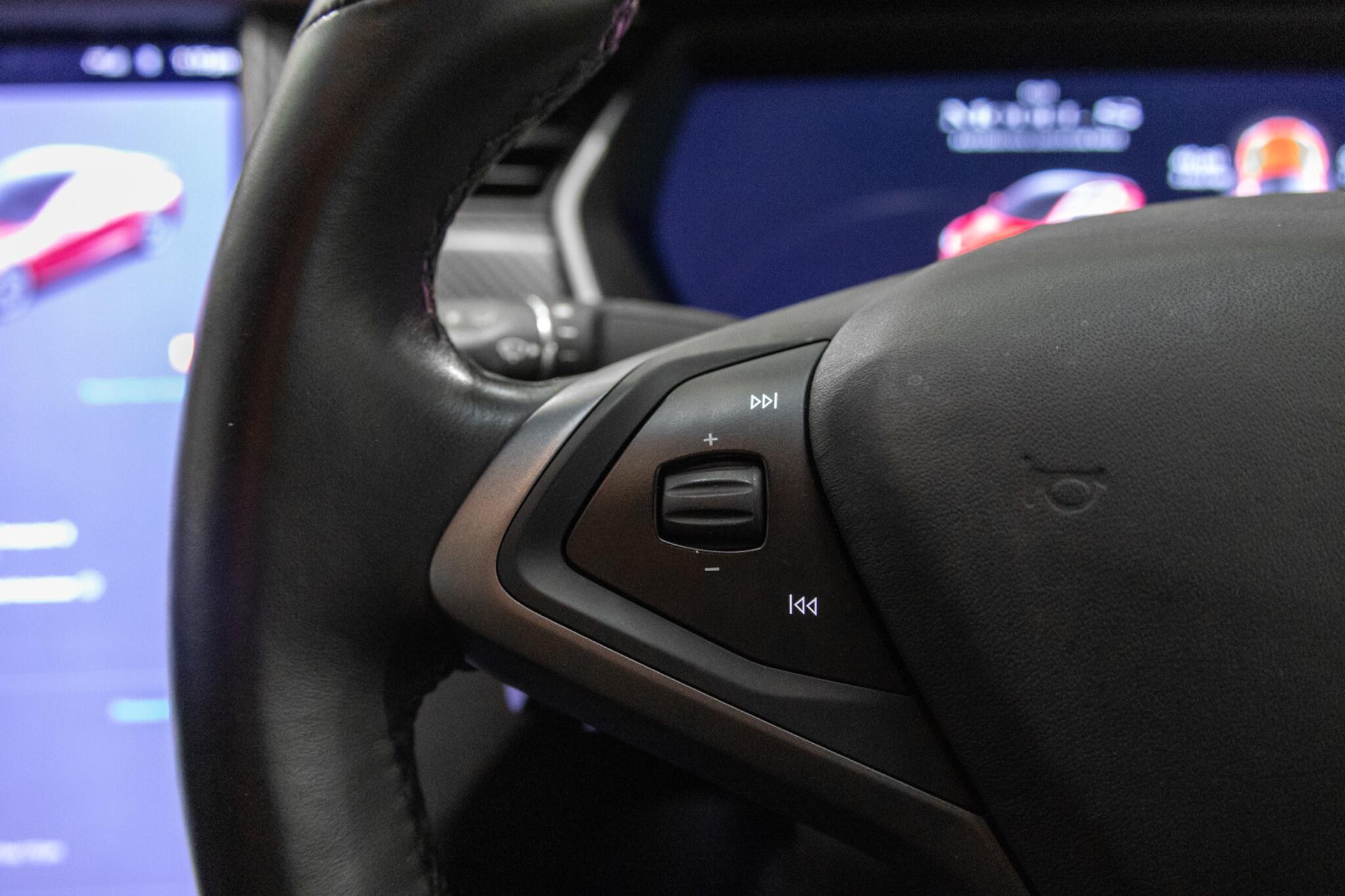 Tesla Model S view 37