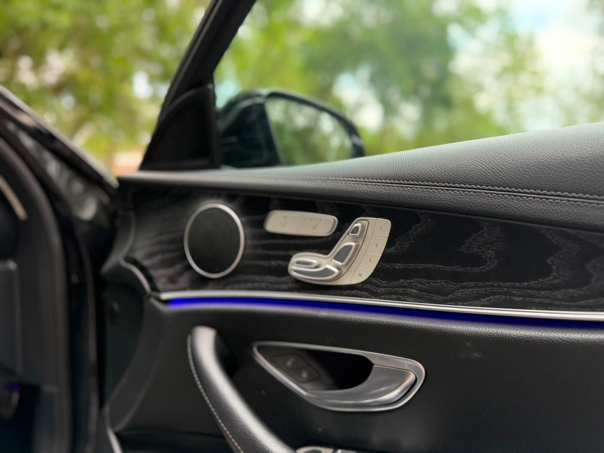 Mercedes-Benz E-Class view 28