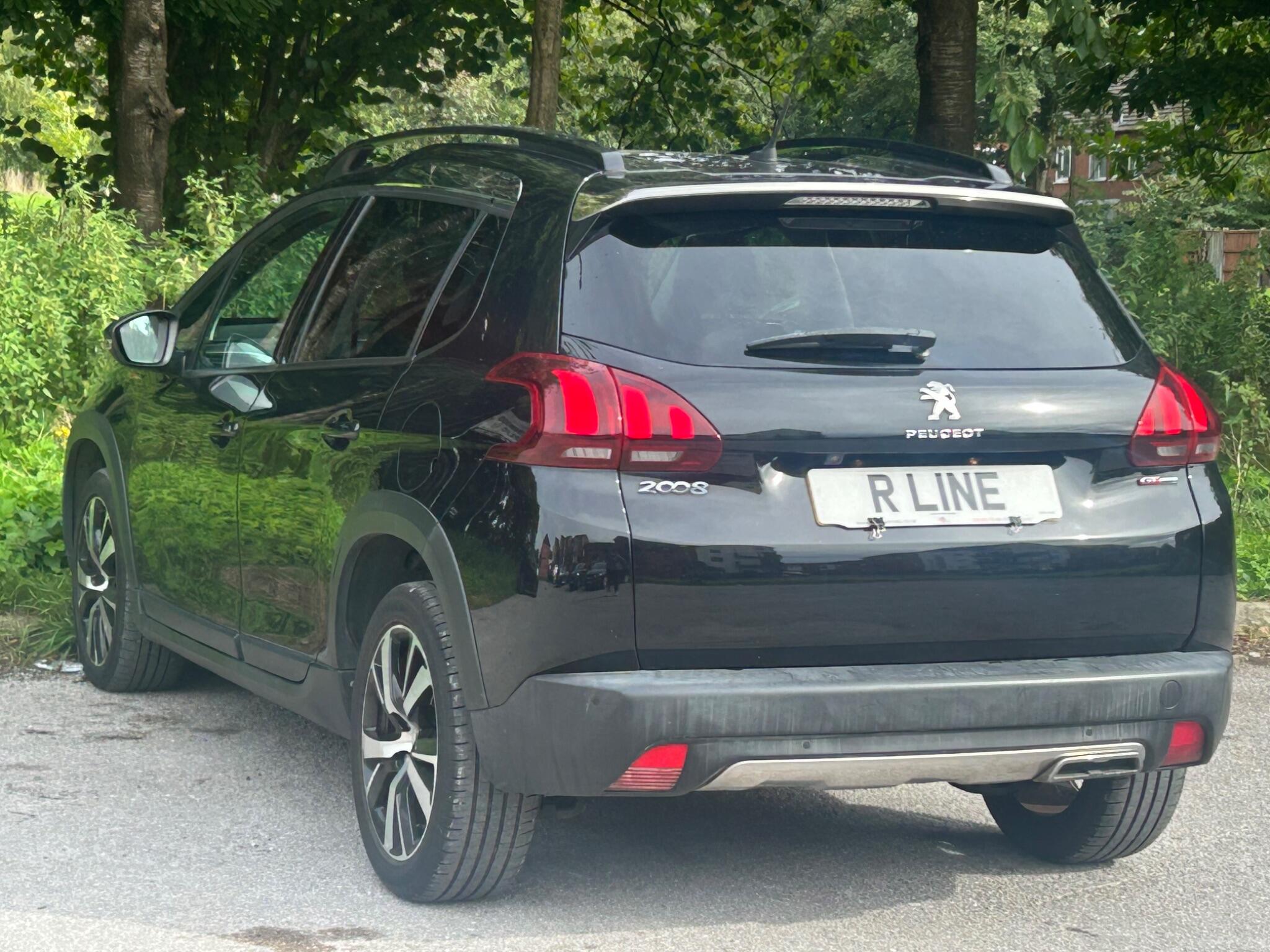 Peugeot 2008 view 9