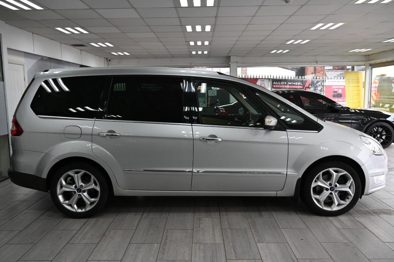 Ford Galaxy view 3