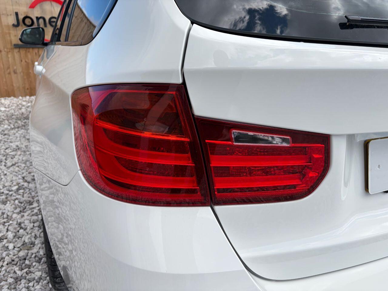 BMW 3 Series view 14