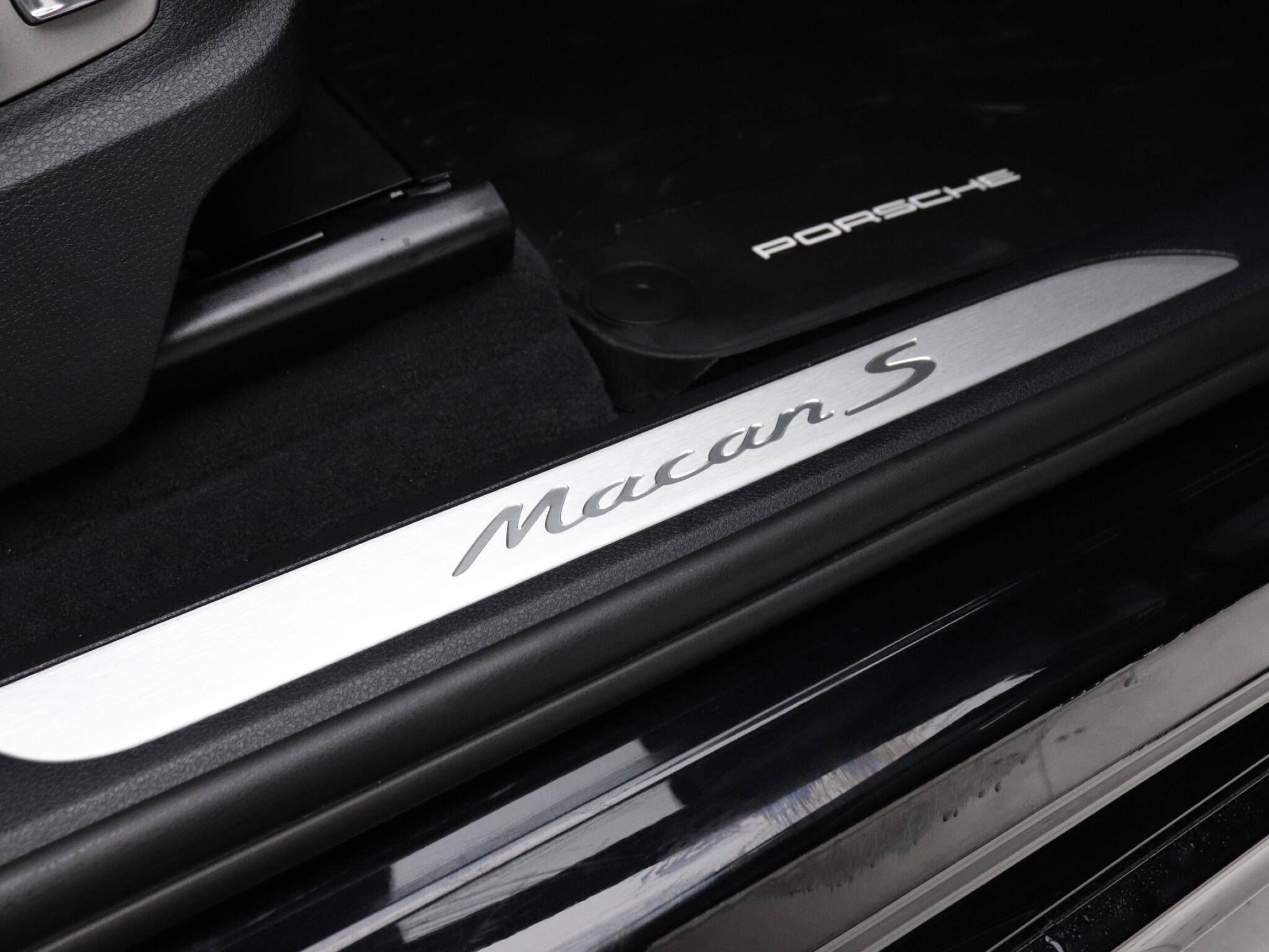 Porsche Macan view 29