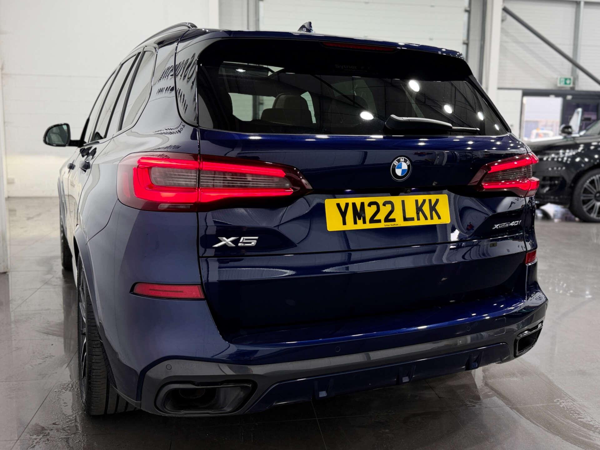 BMW X5 view 8