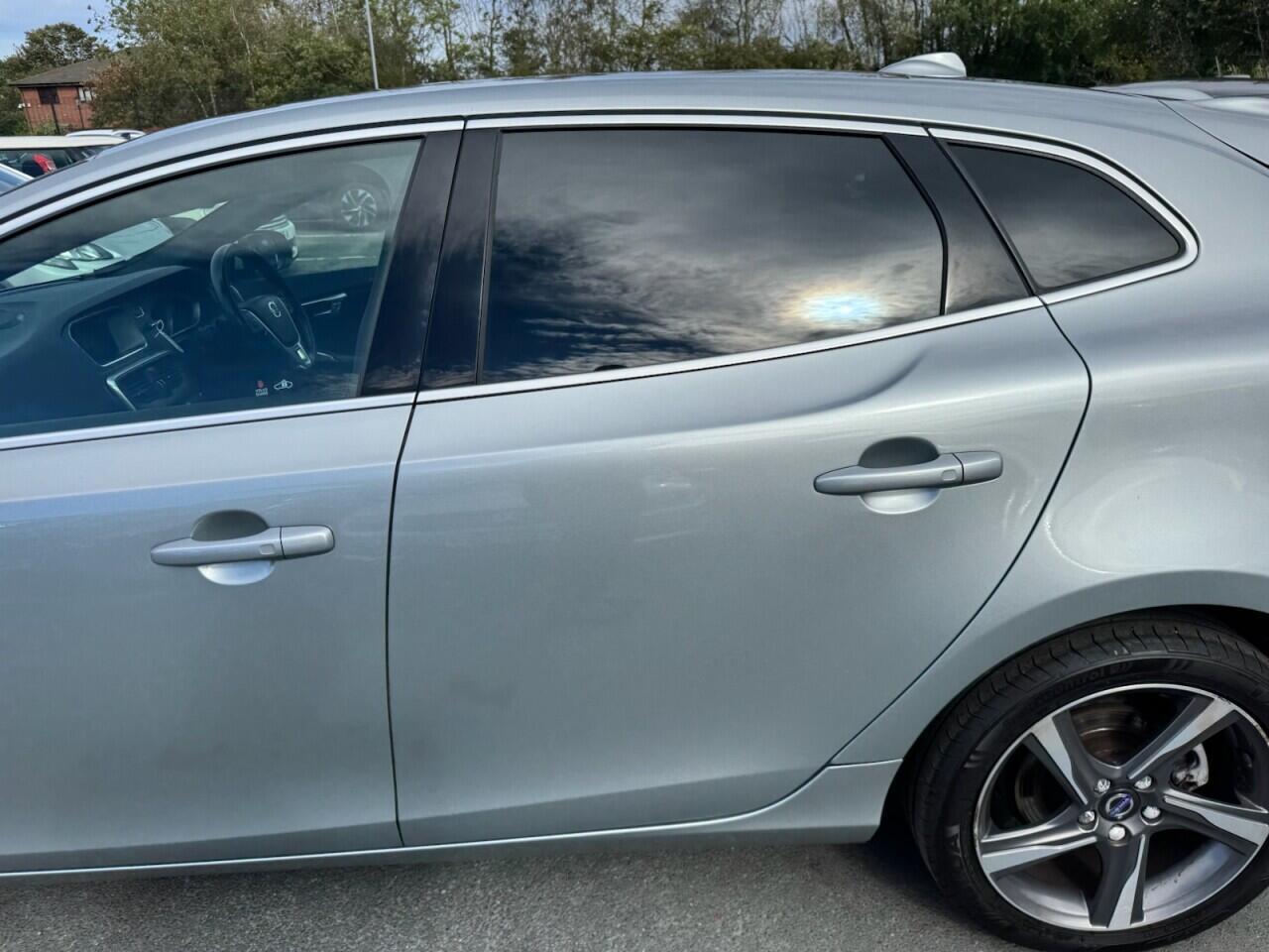 Volvo V40 view 48
