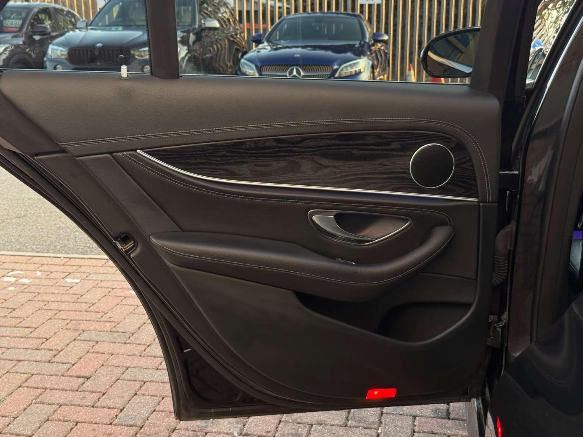 Mercedes-Benz E Class view 39