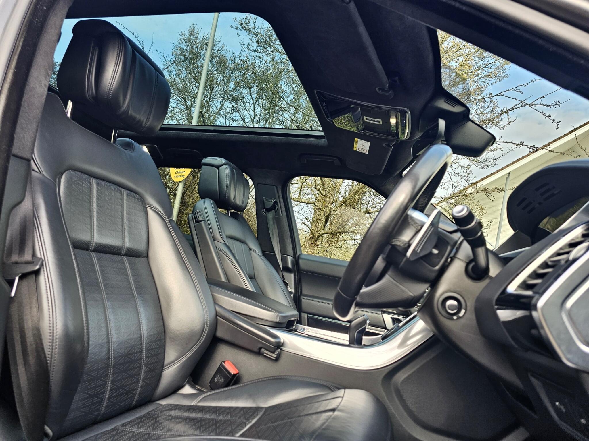 Land Rover Range Rover Sport view 2