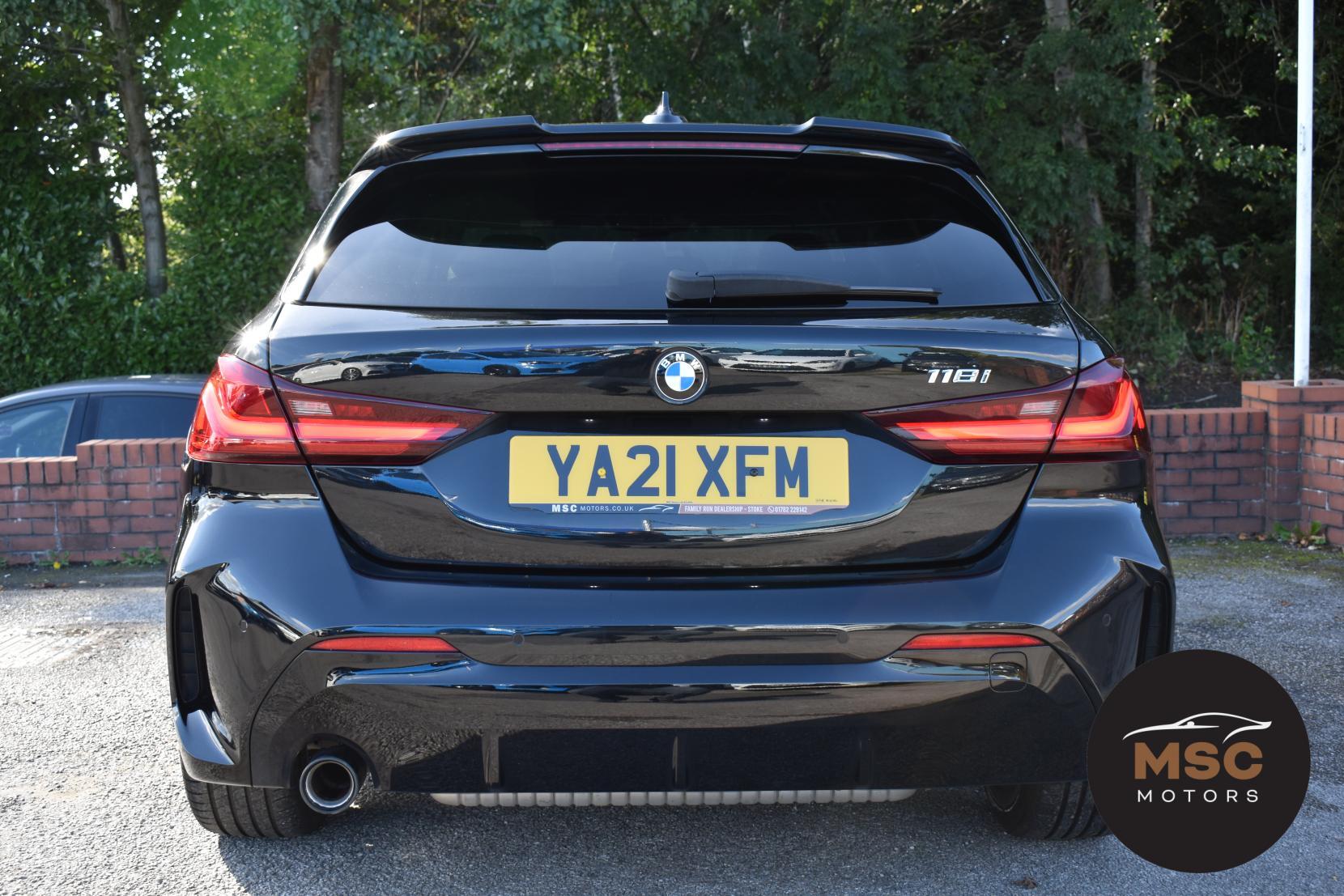 BMW 1 Series view 16