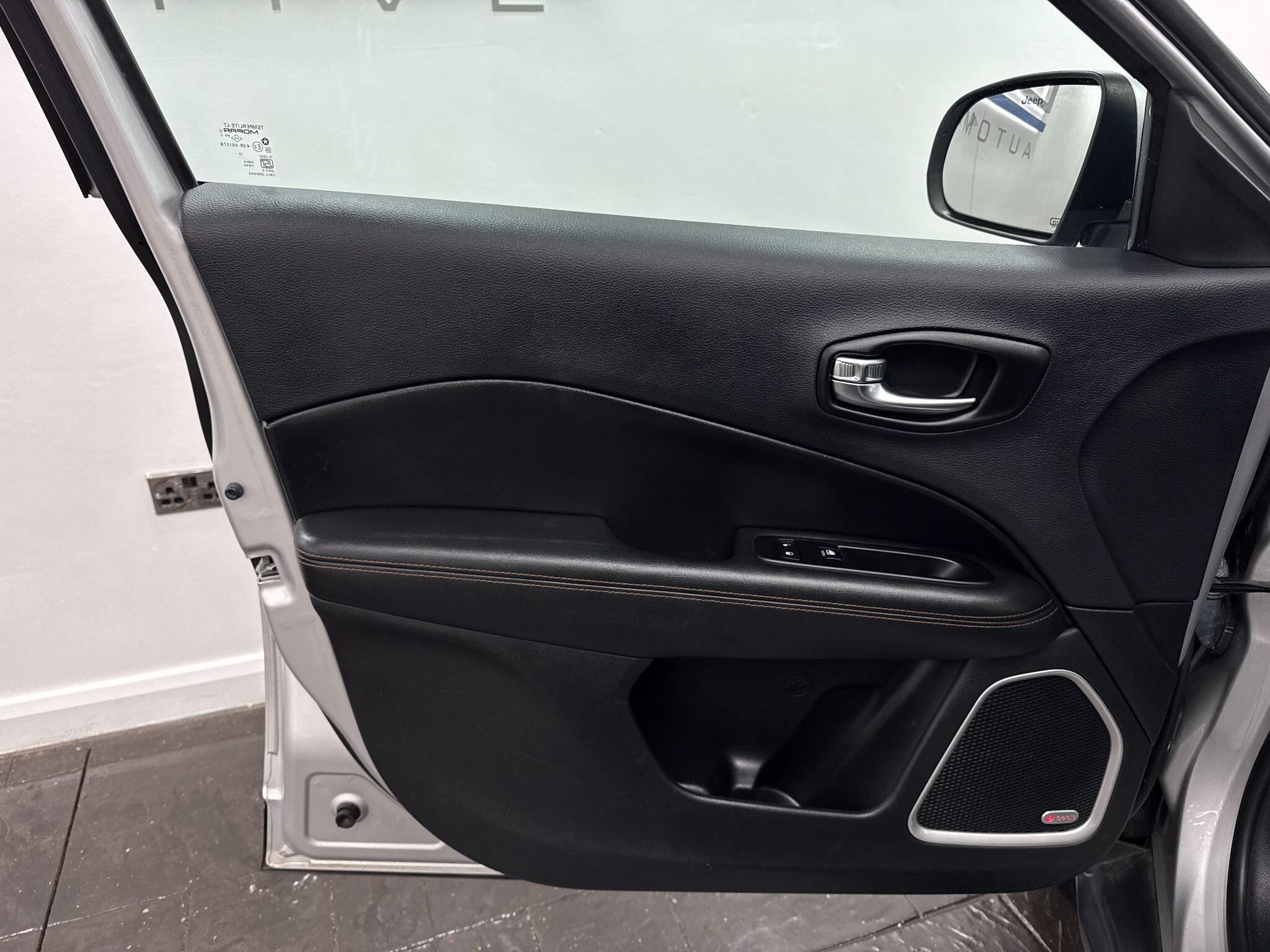 Jeep Compass view 52