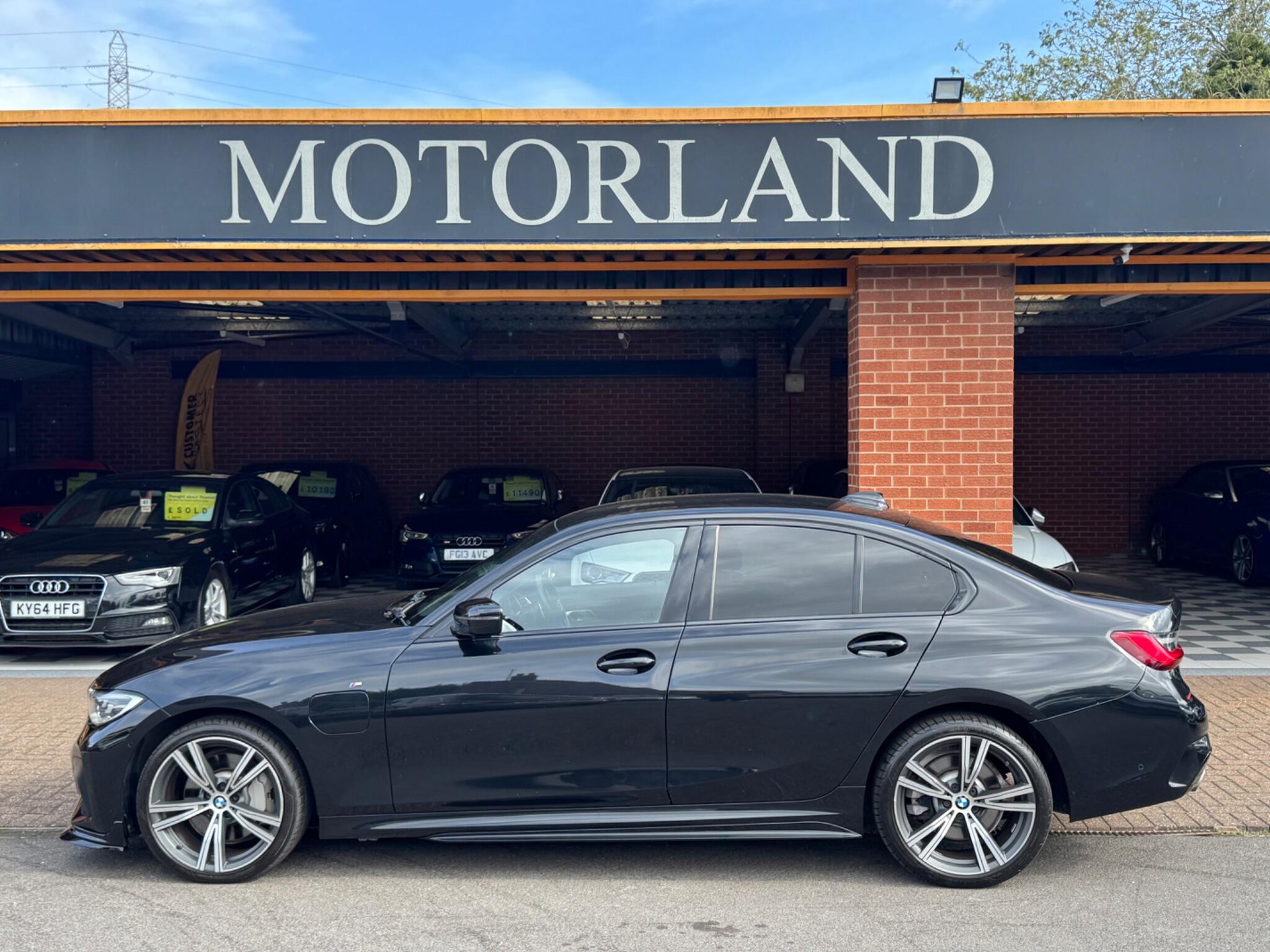 BMW 3 Series view 6