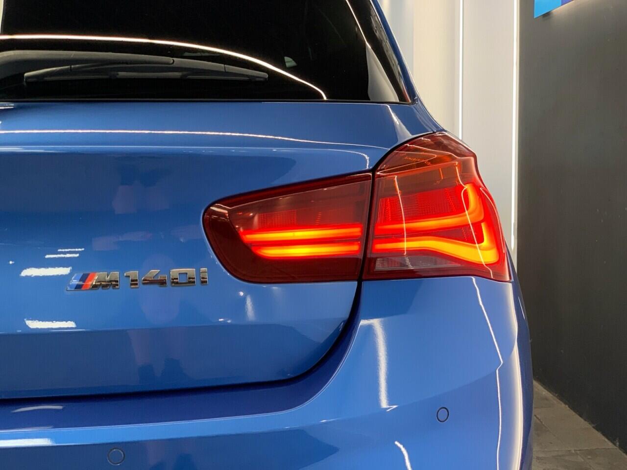 BMW 1 Series view 9