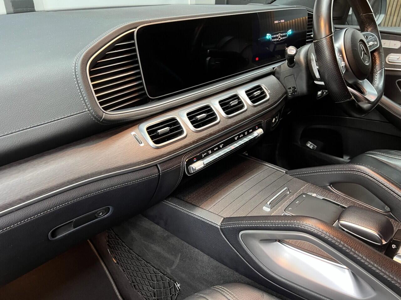 Mercedes-Benz Gle view 31