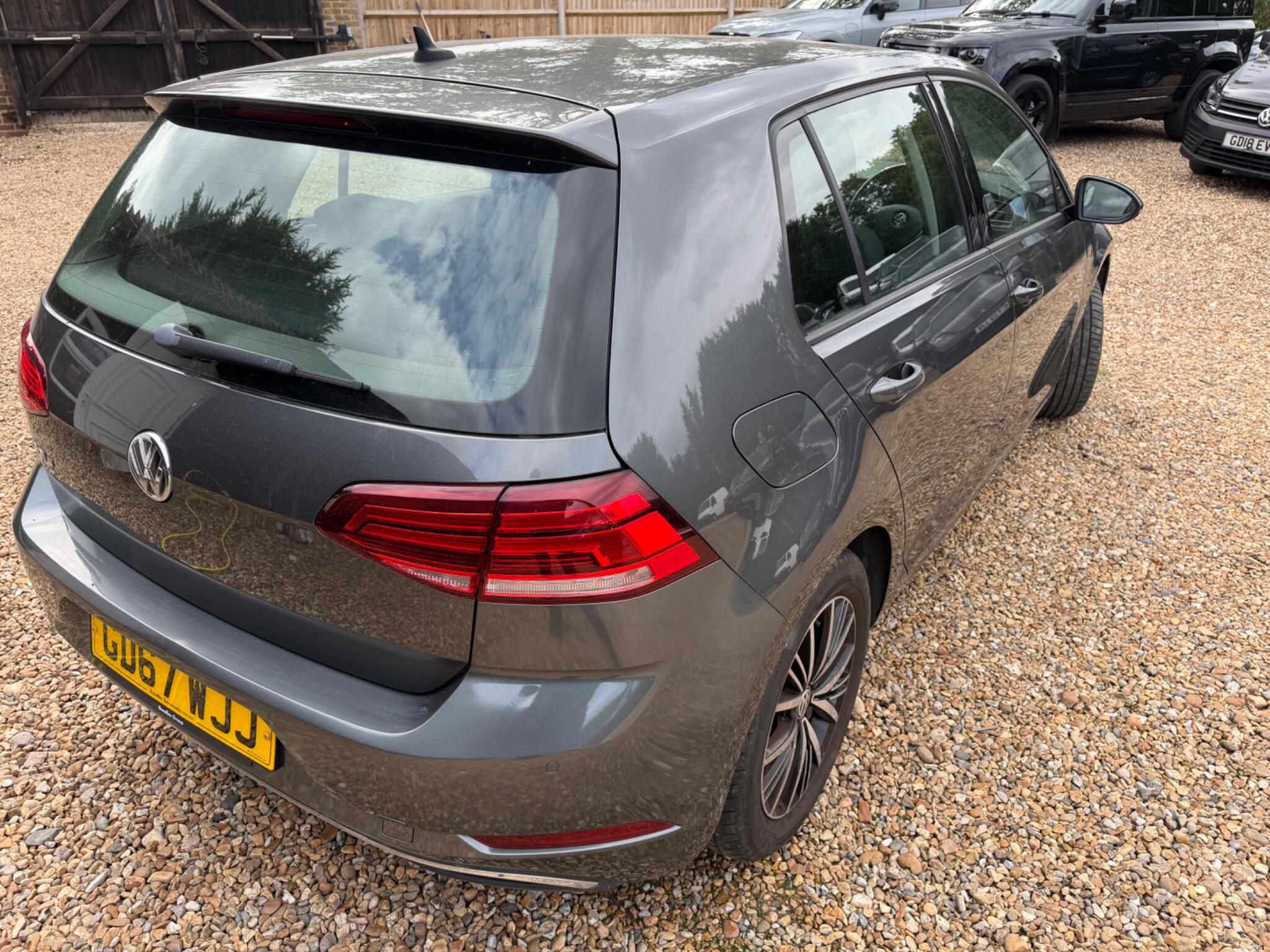 Volkswagen Golf view 5