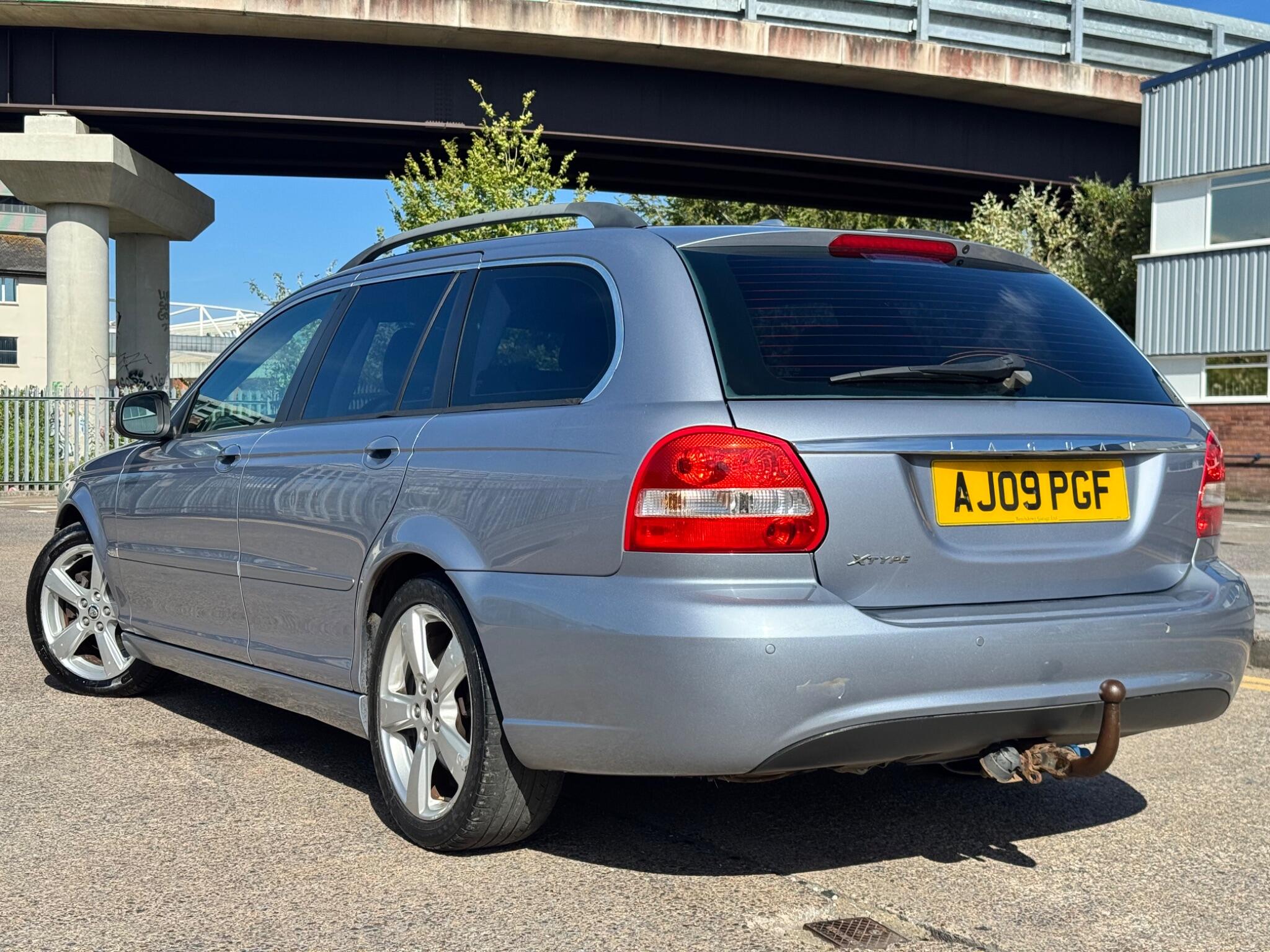 Jaguar X-Type view 8