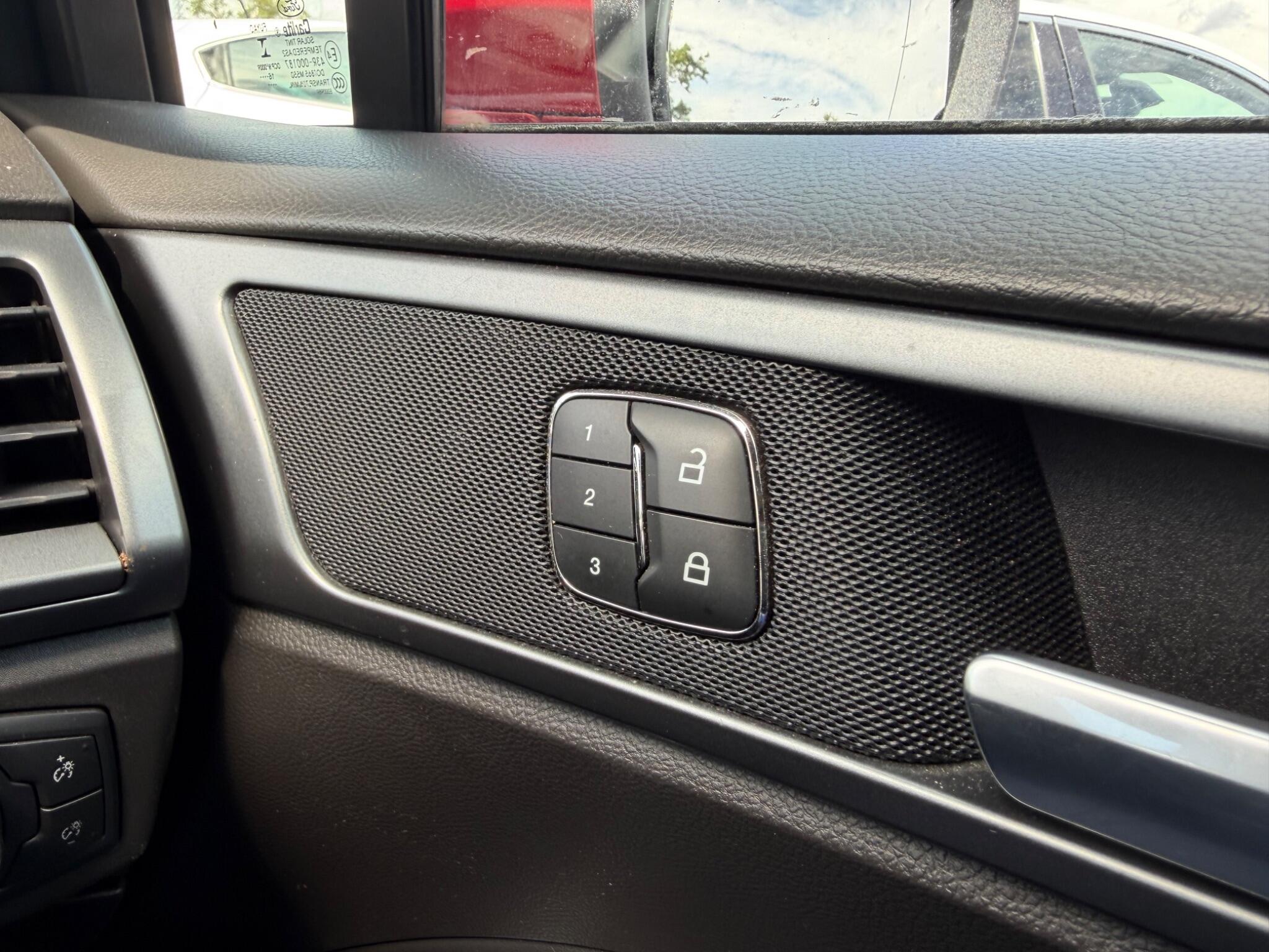 Ford Mondeo view 29