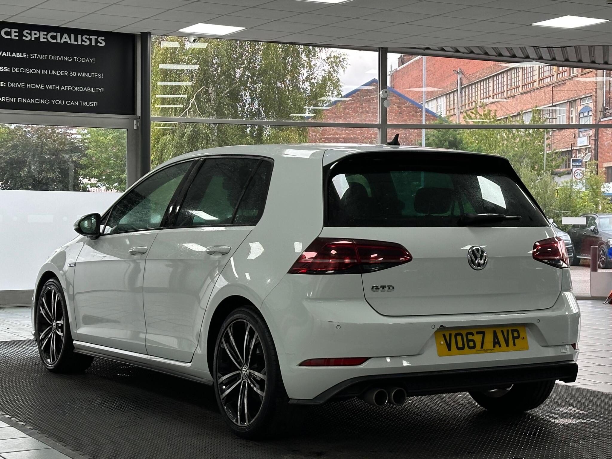 Volkswagen Golf view 11