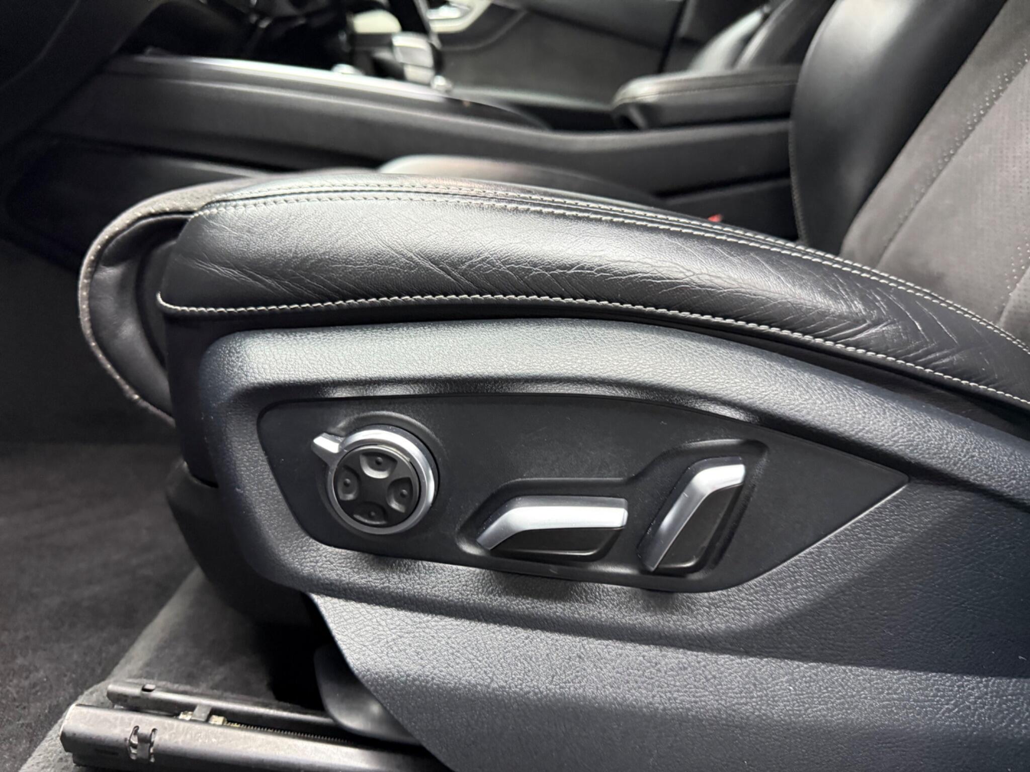Audi Q7 view 25