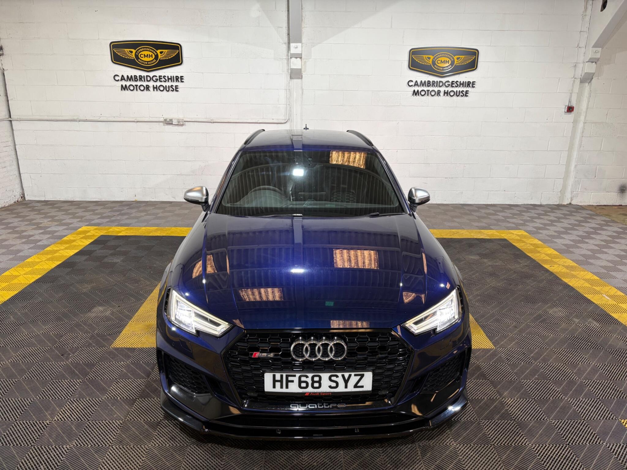 Audi RS4 Avant view 48