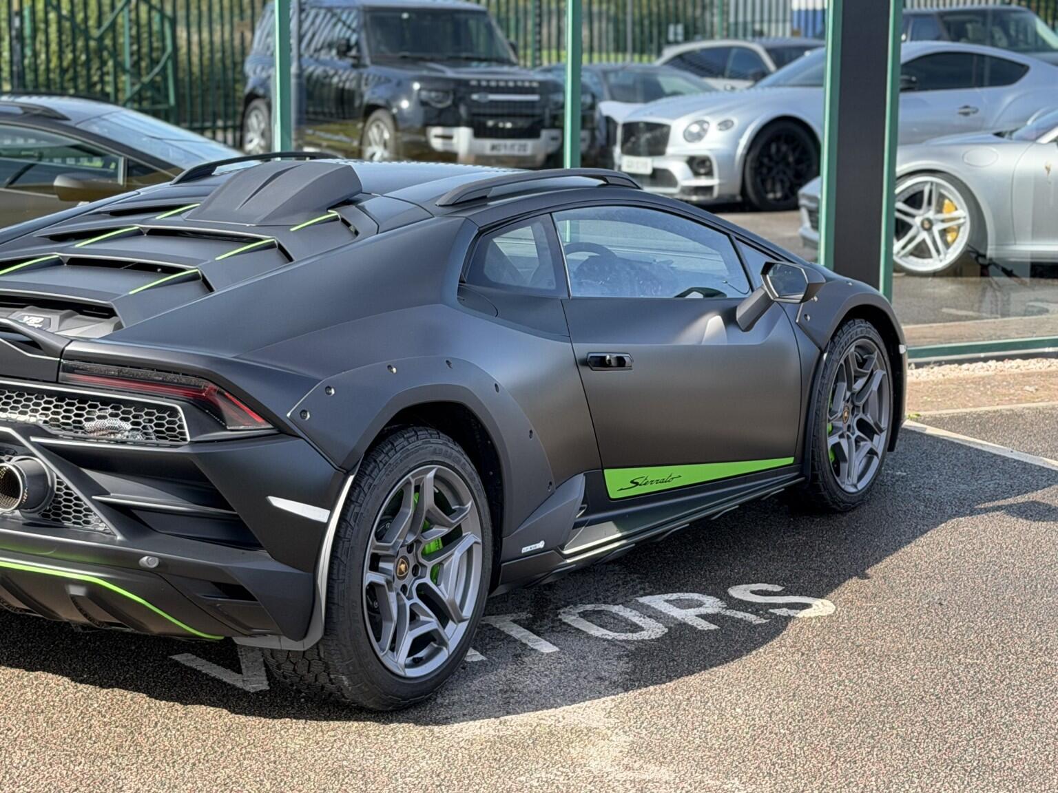 Lamborghini Huracan view 40