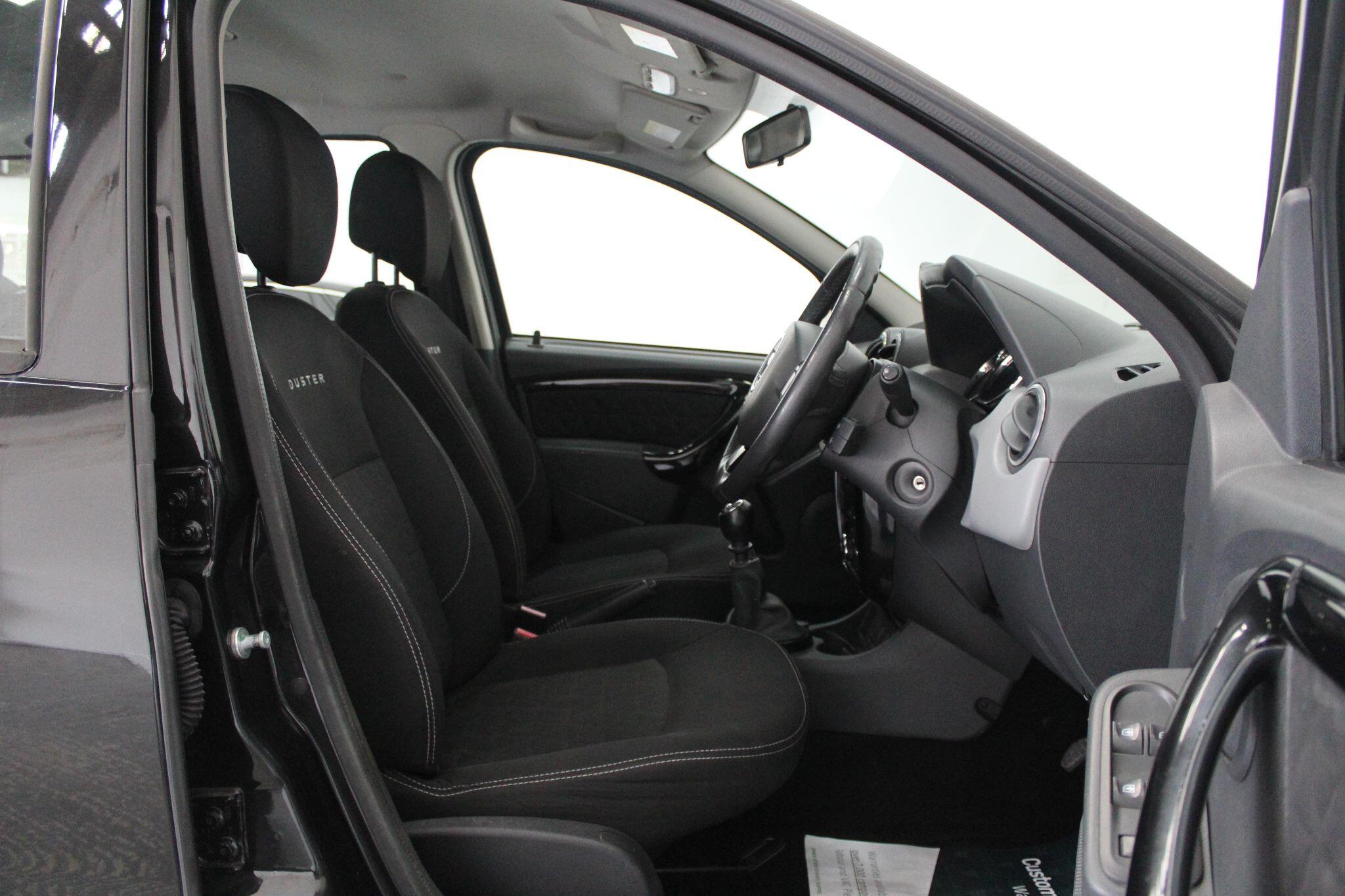 Dacia Duster view 29