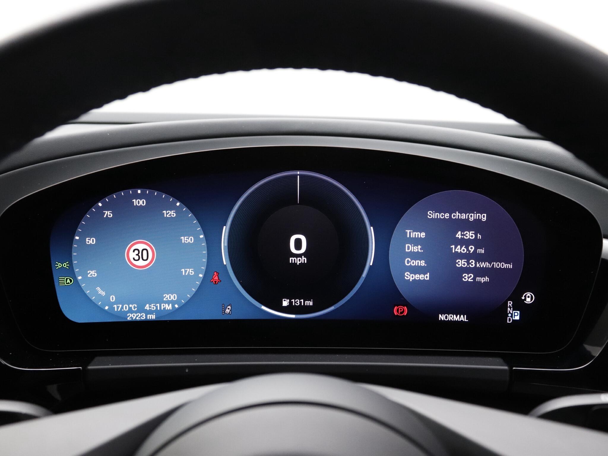 Porsche Macan view 14