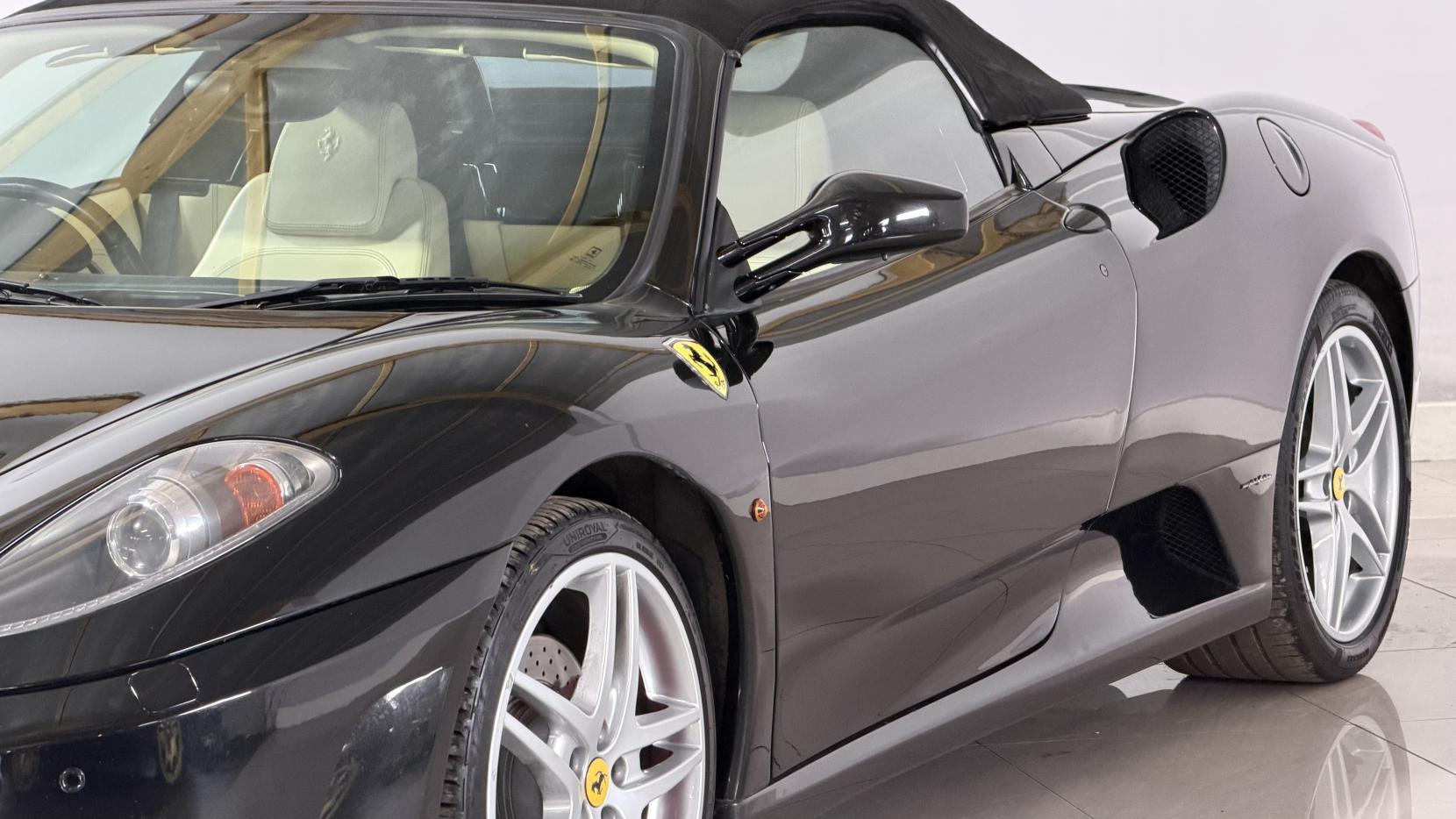 Ferrari F430 view 32