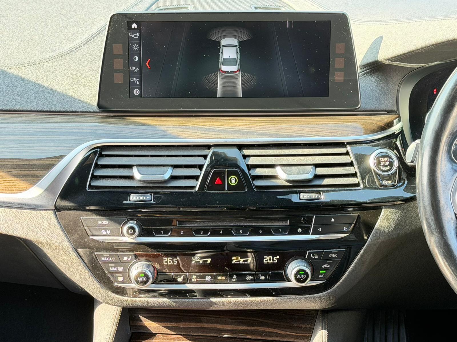 BMW 5 Series view 24