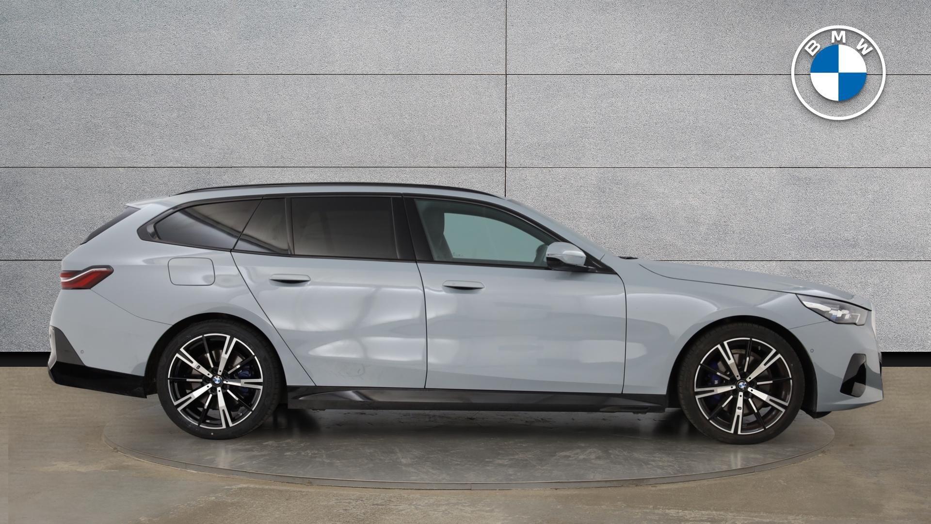 BMW 5 Series view 3