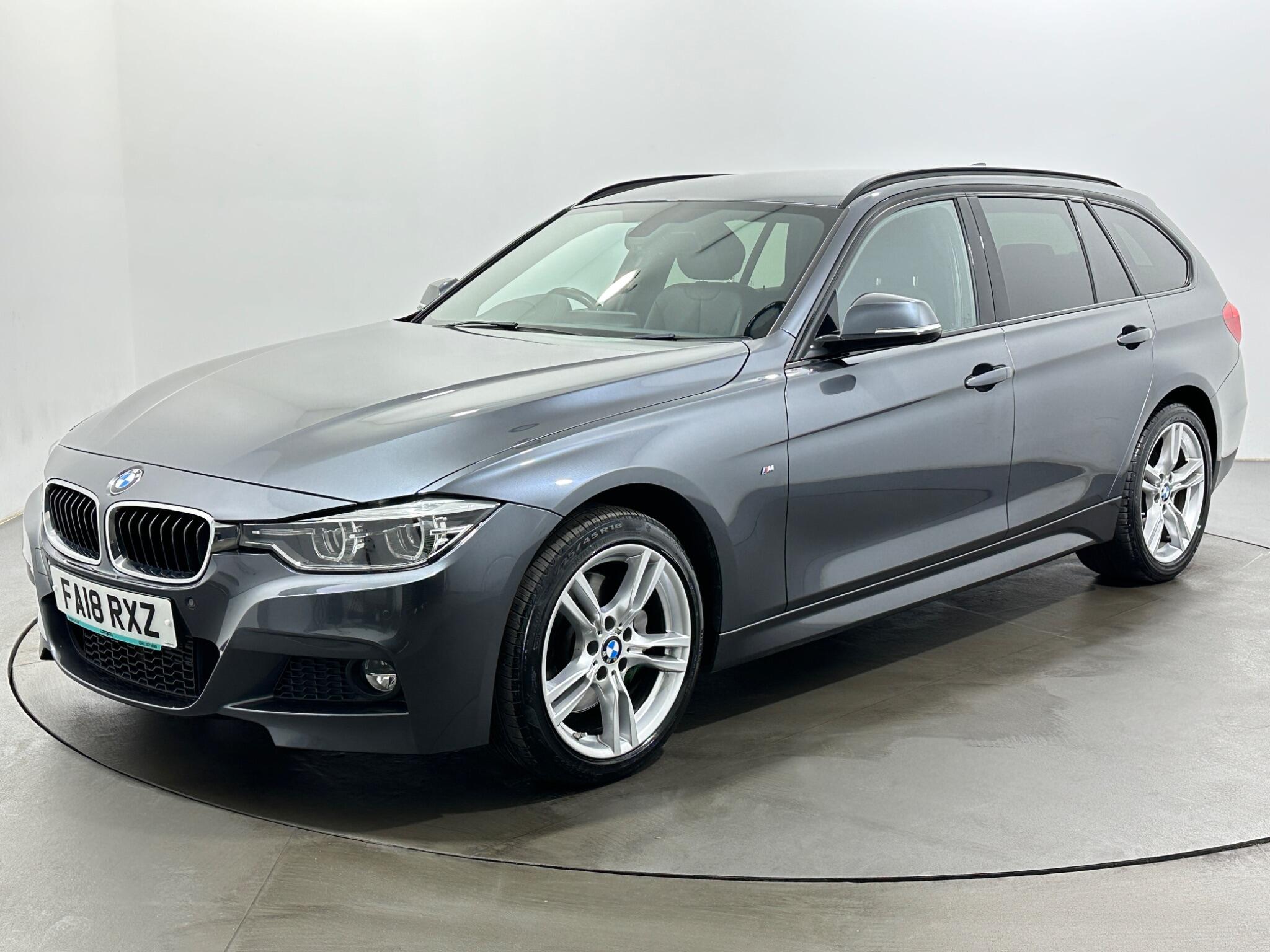 BMW 3 Series view 4