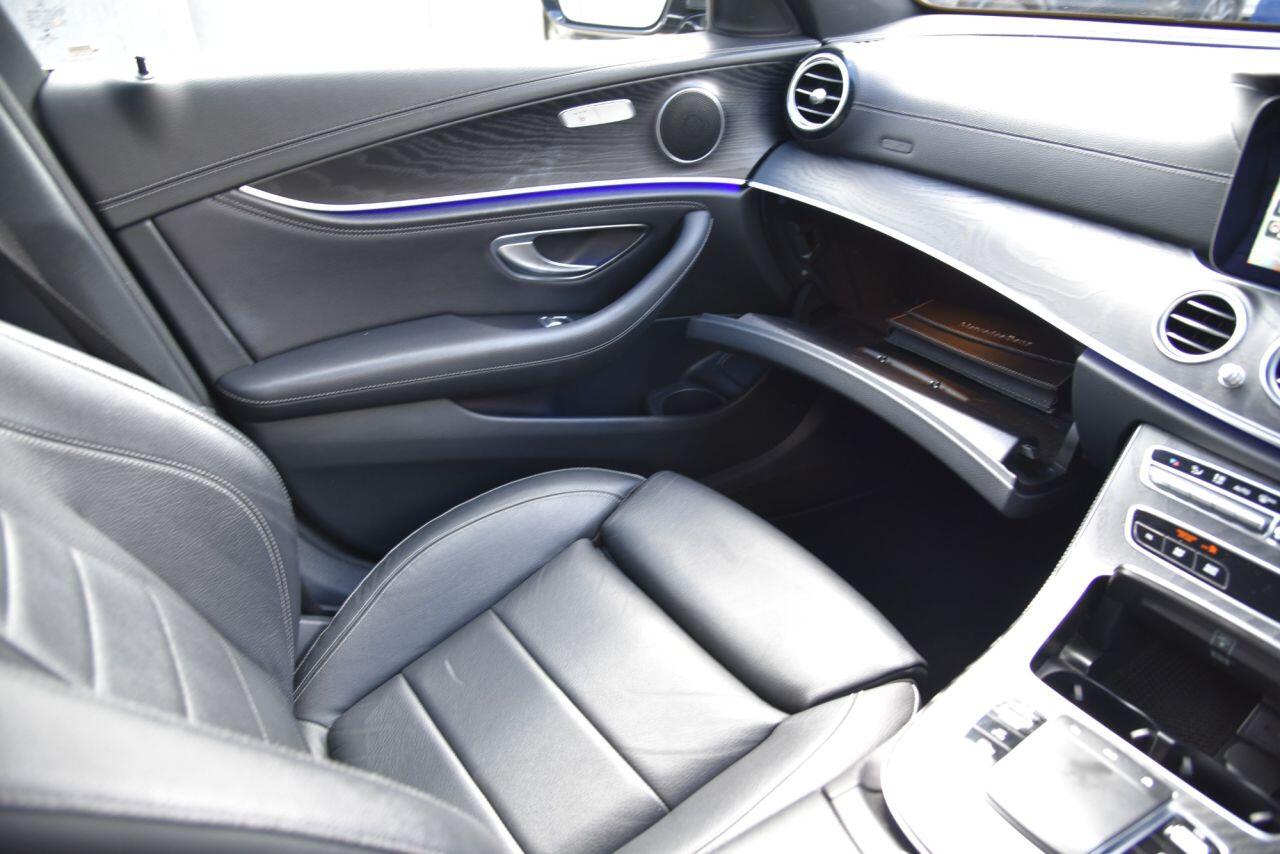 Mercedes-Benz E Class view 40