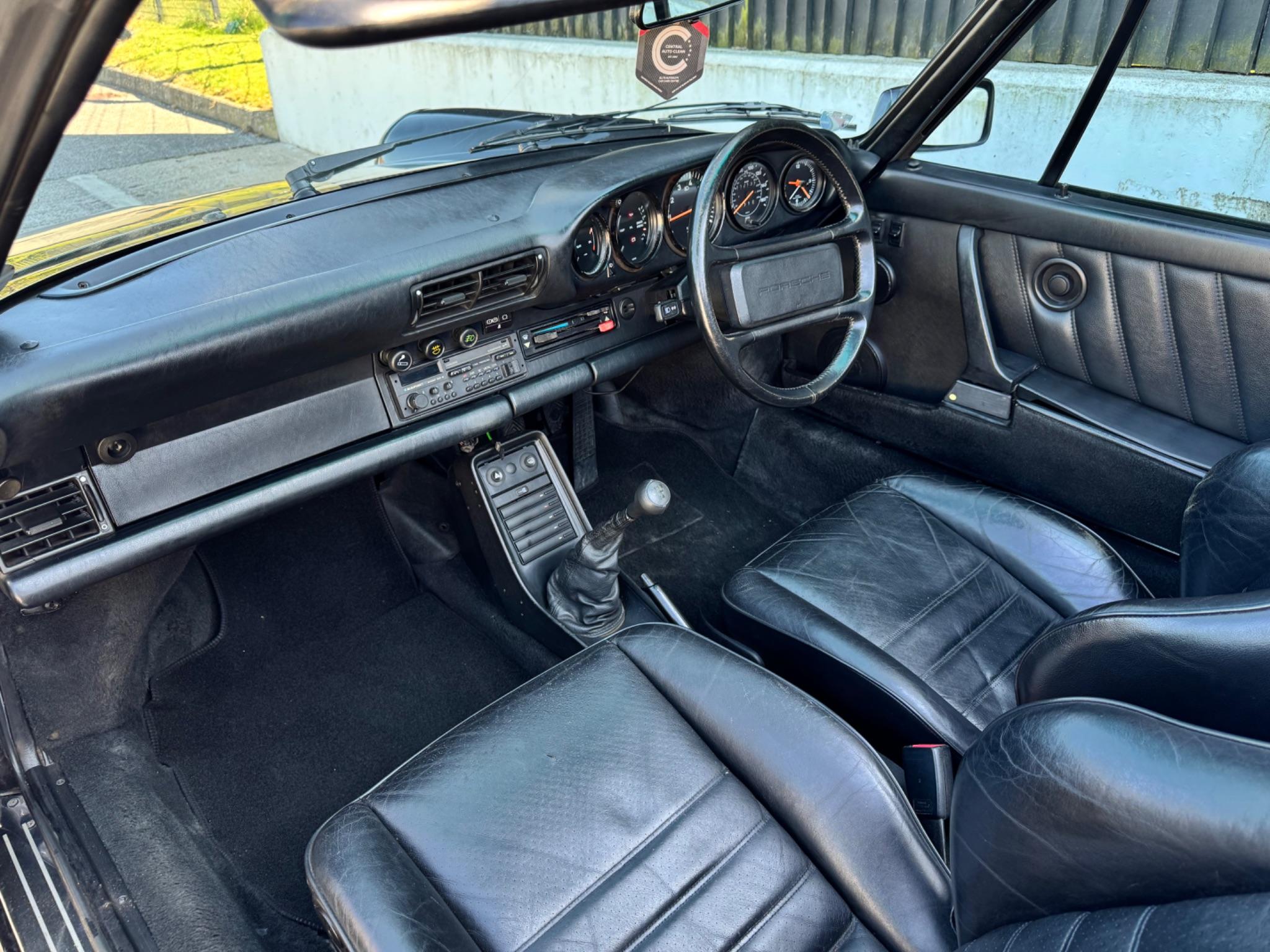 Porsche 911 view 22