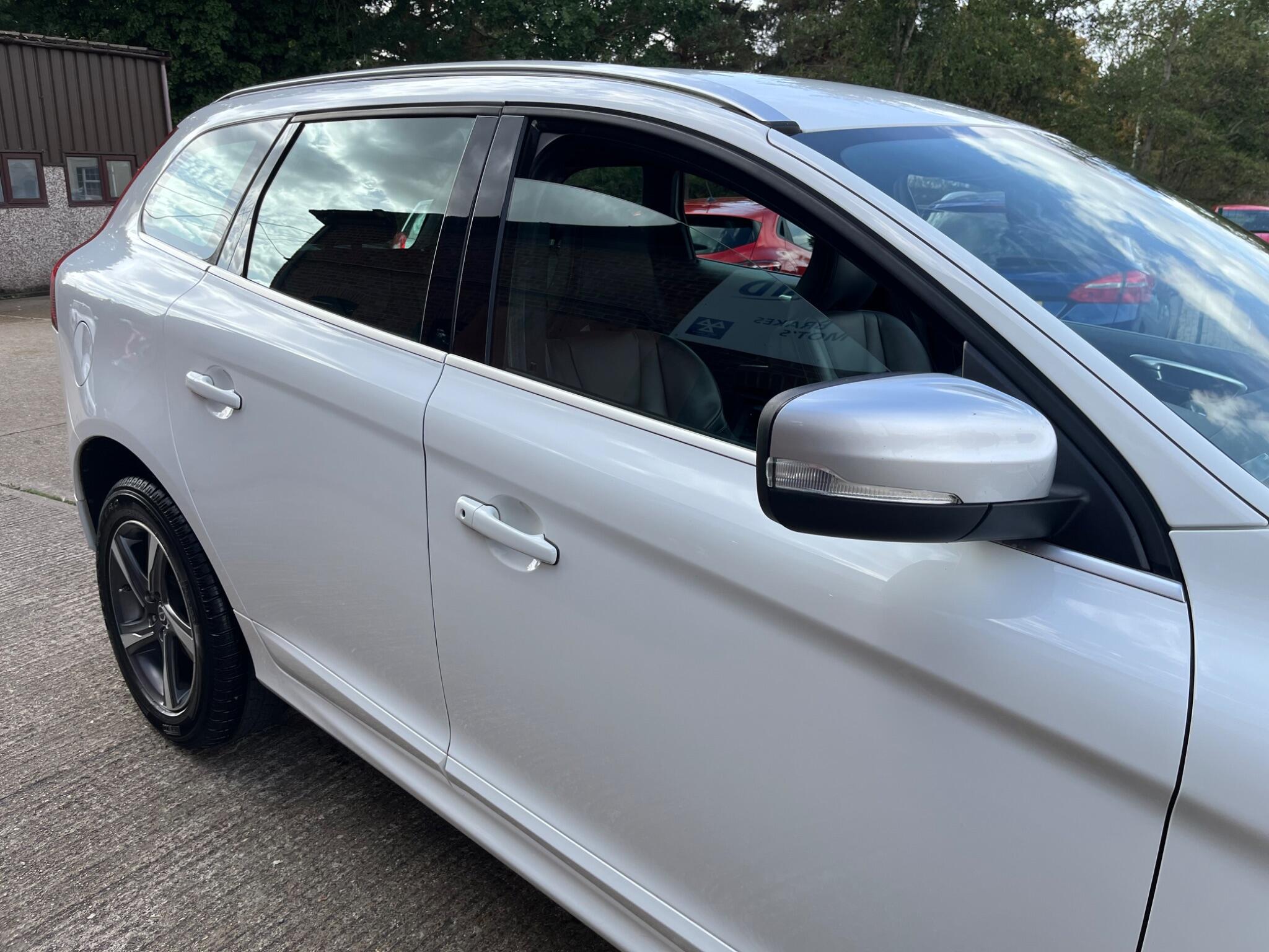 Volvo XC60 view 12