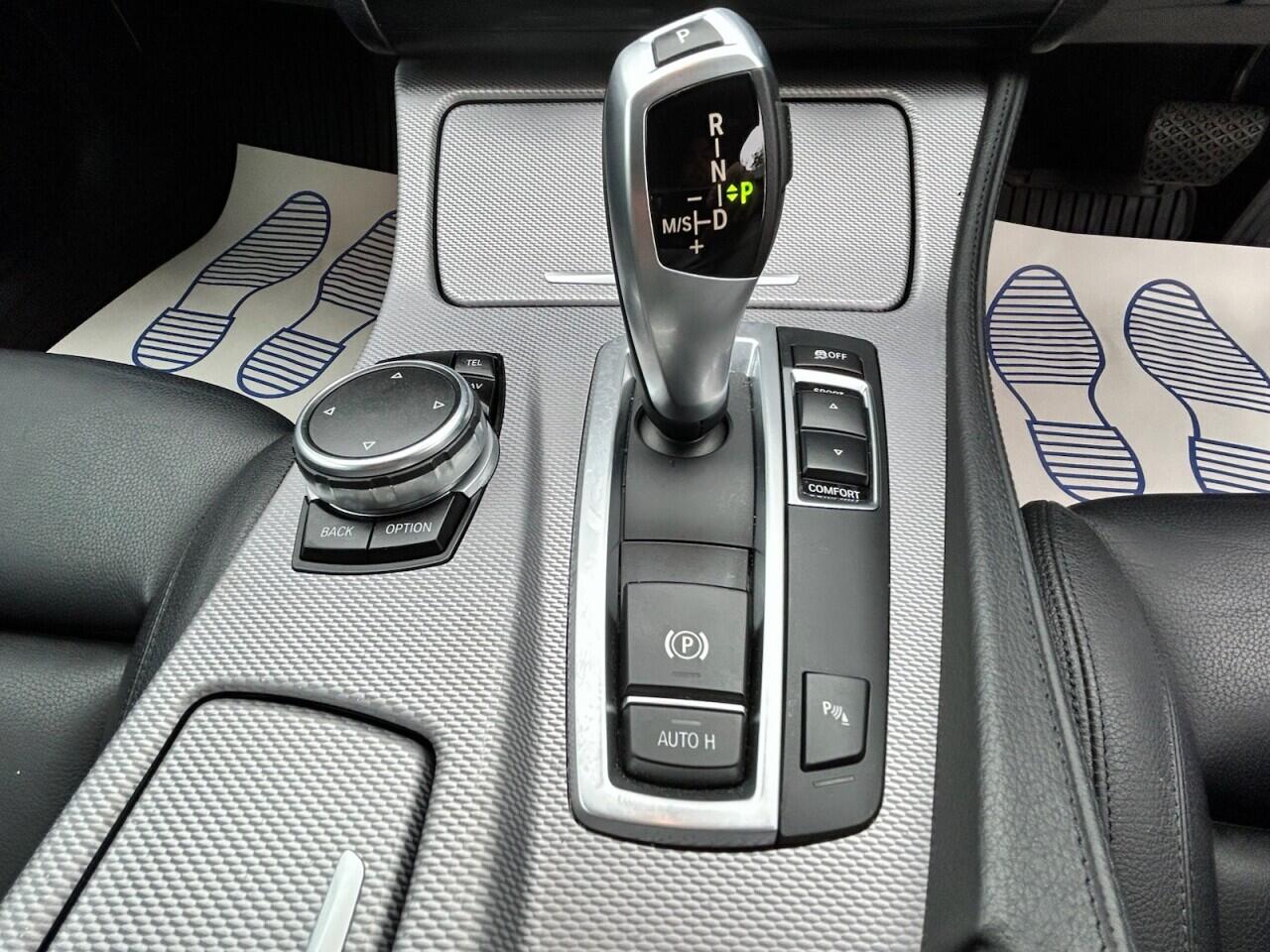 BMW 5 Series view 28