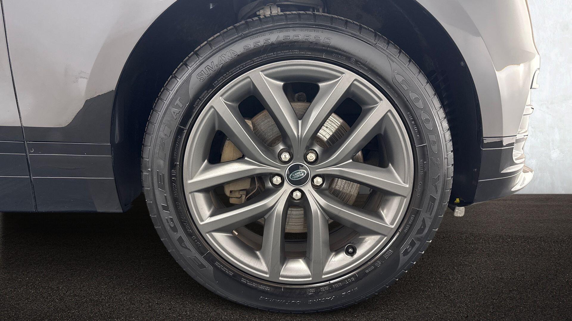 Land Rover Range Rover Velar view 8