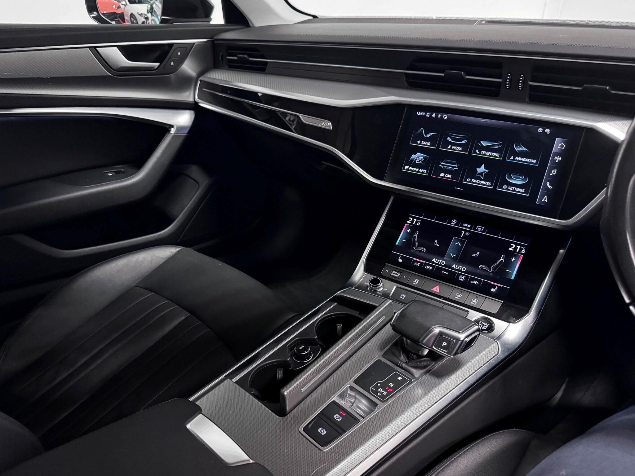 Audi A6 view 32